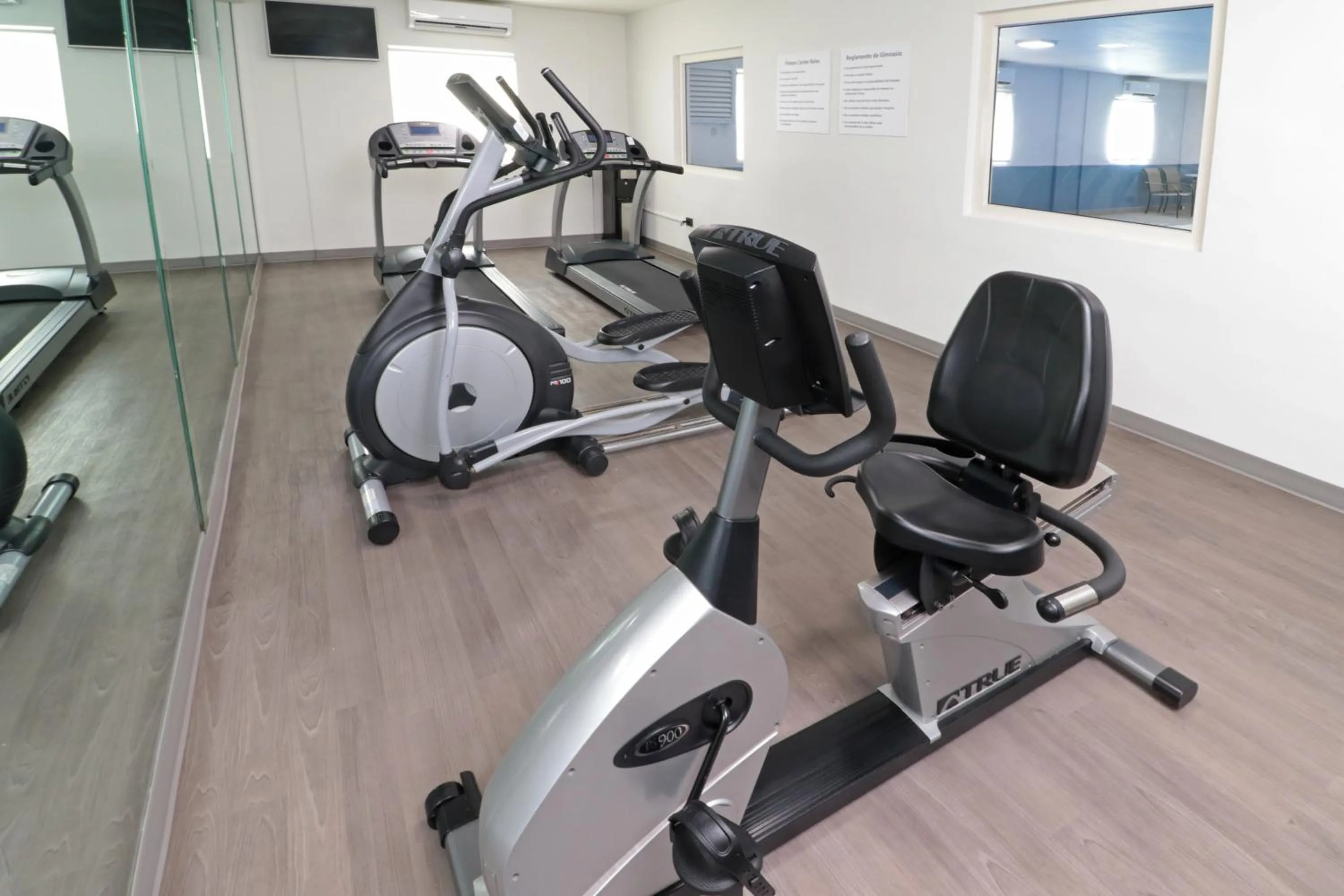 Fitness centre/facilities in Holiday Inn Express Piedras Negras by IHG