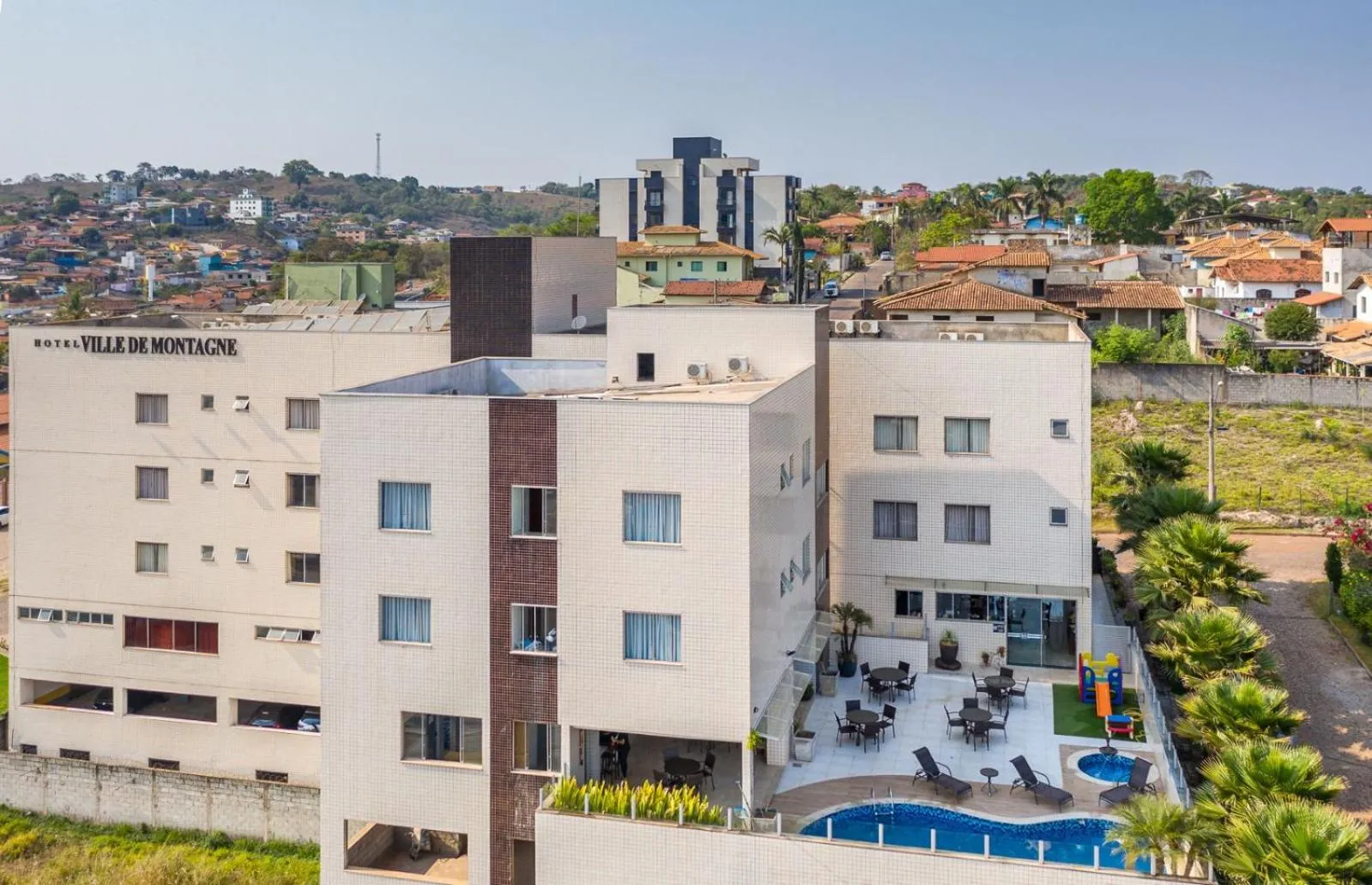 Ville de Montagne Hotel