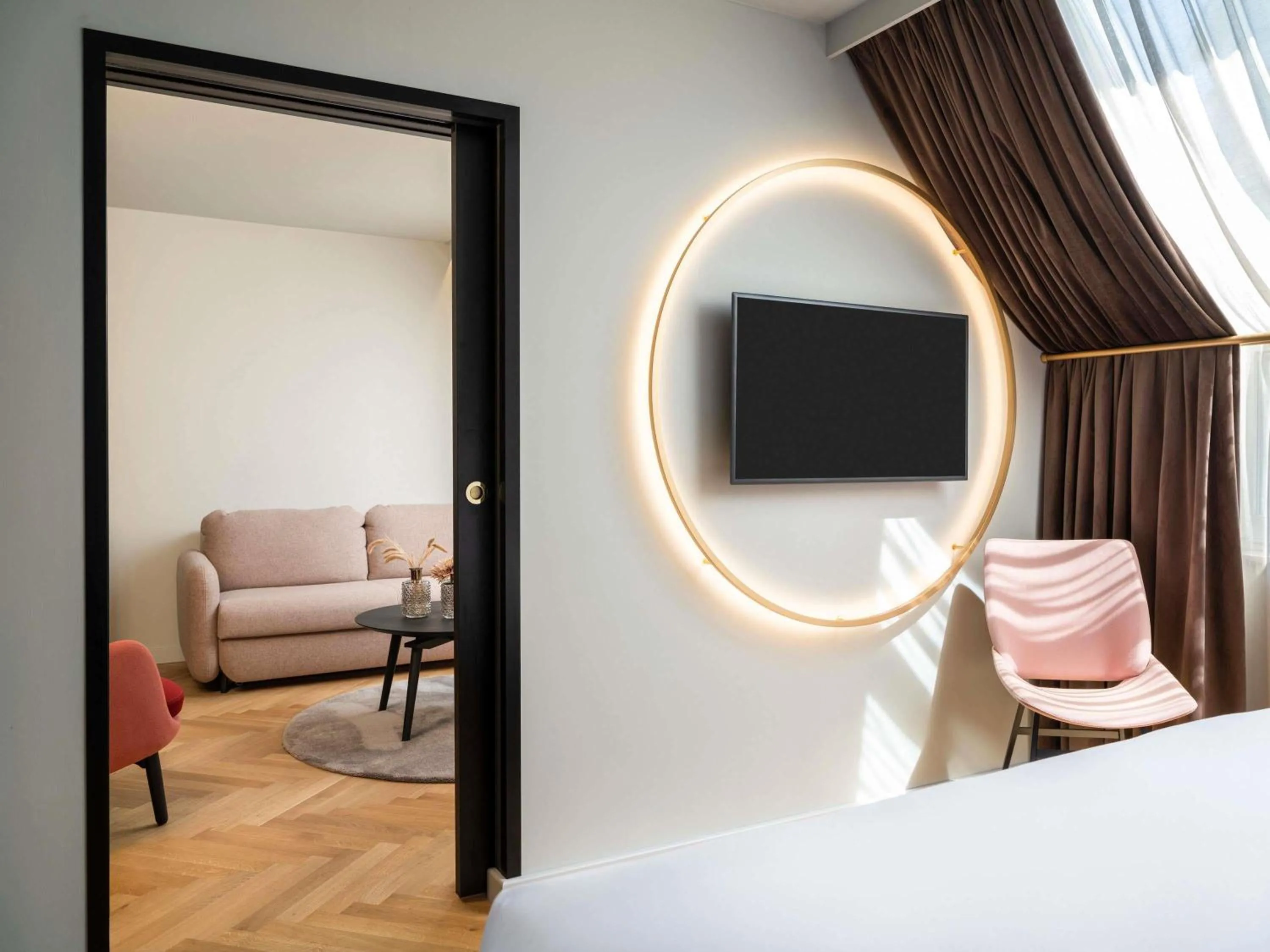 Bedroom, Bed in Hotel Am Konzerthaus - MGallery Collection