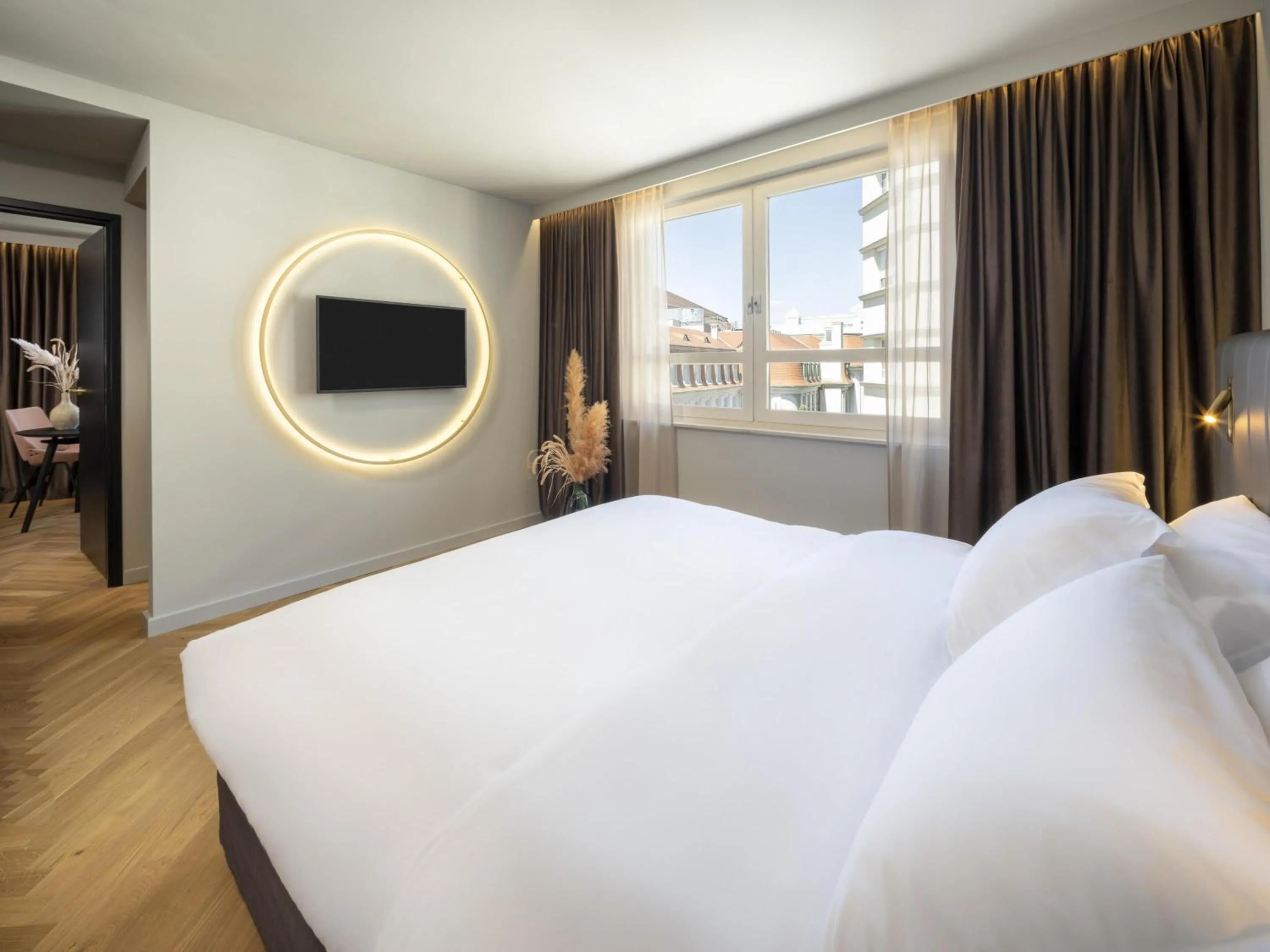 Photo of the whole room, Bed in Hotel Am Konzerthaus - MGallery Collection