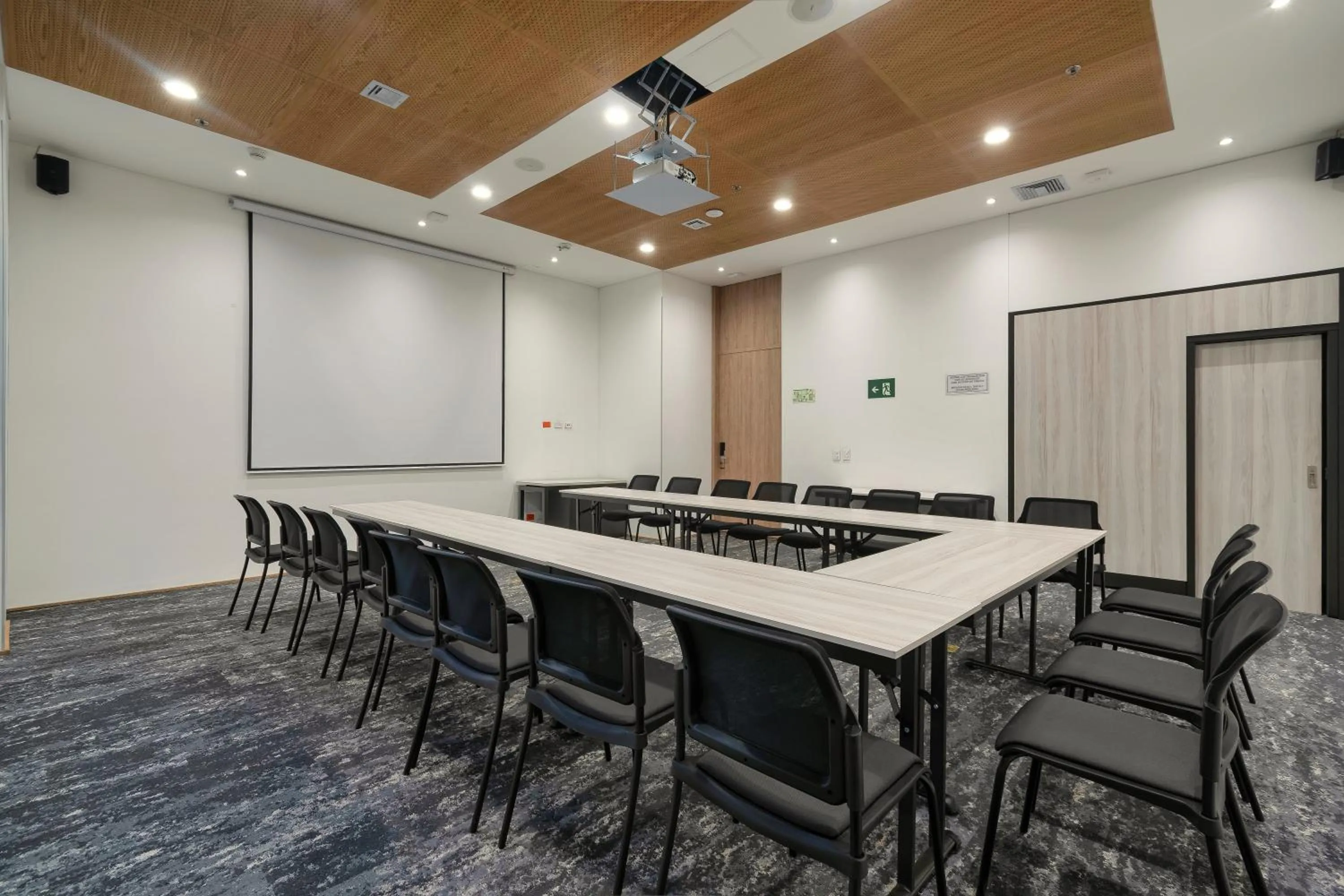 Meeting/conference room in Hotel Distrito ZF By OxoHotel