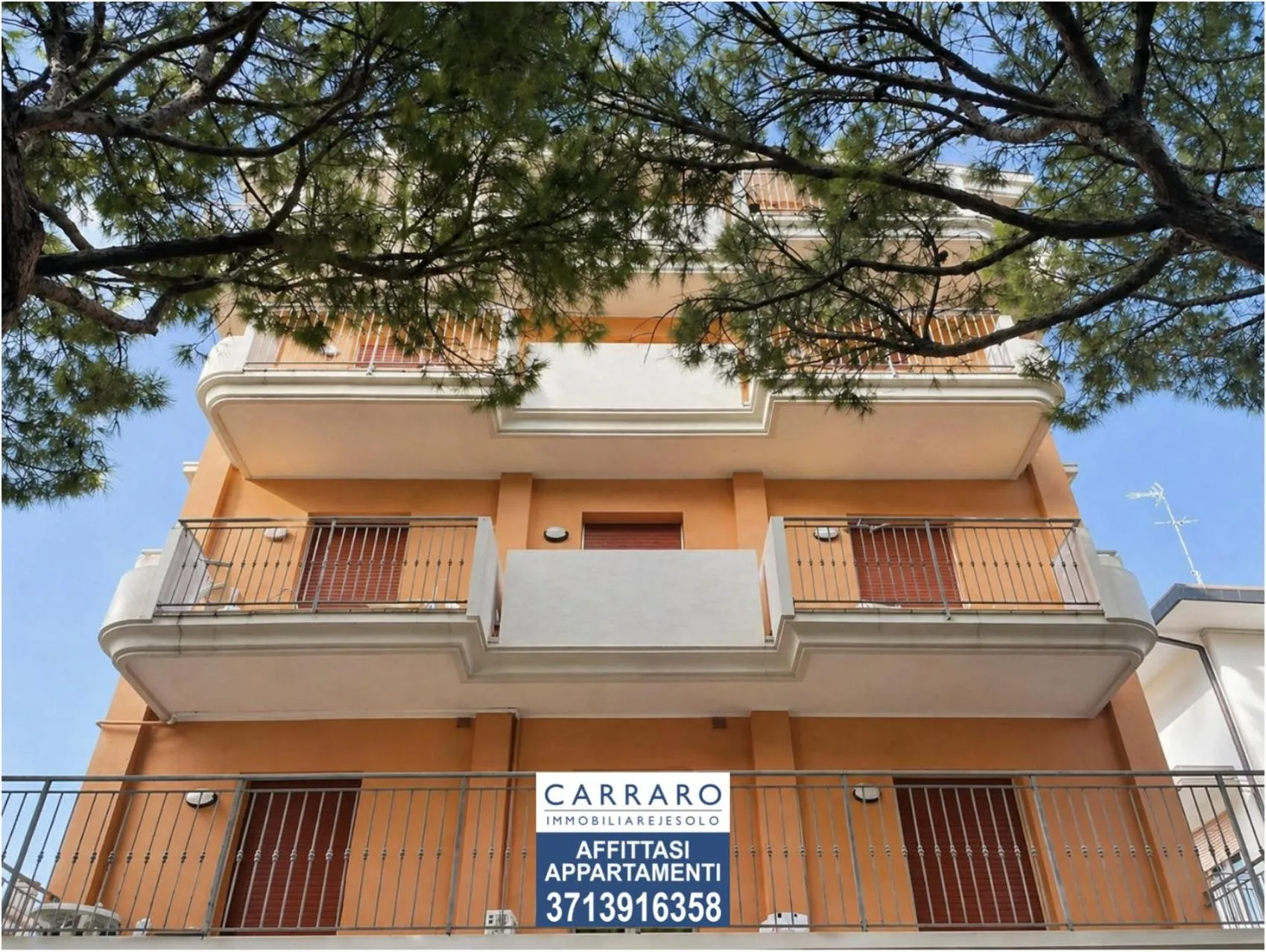 Property building in Adriana - Carraro Immobiliare - Family Apartments