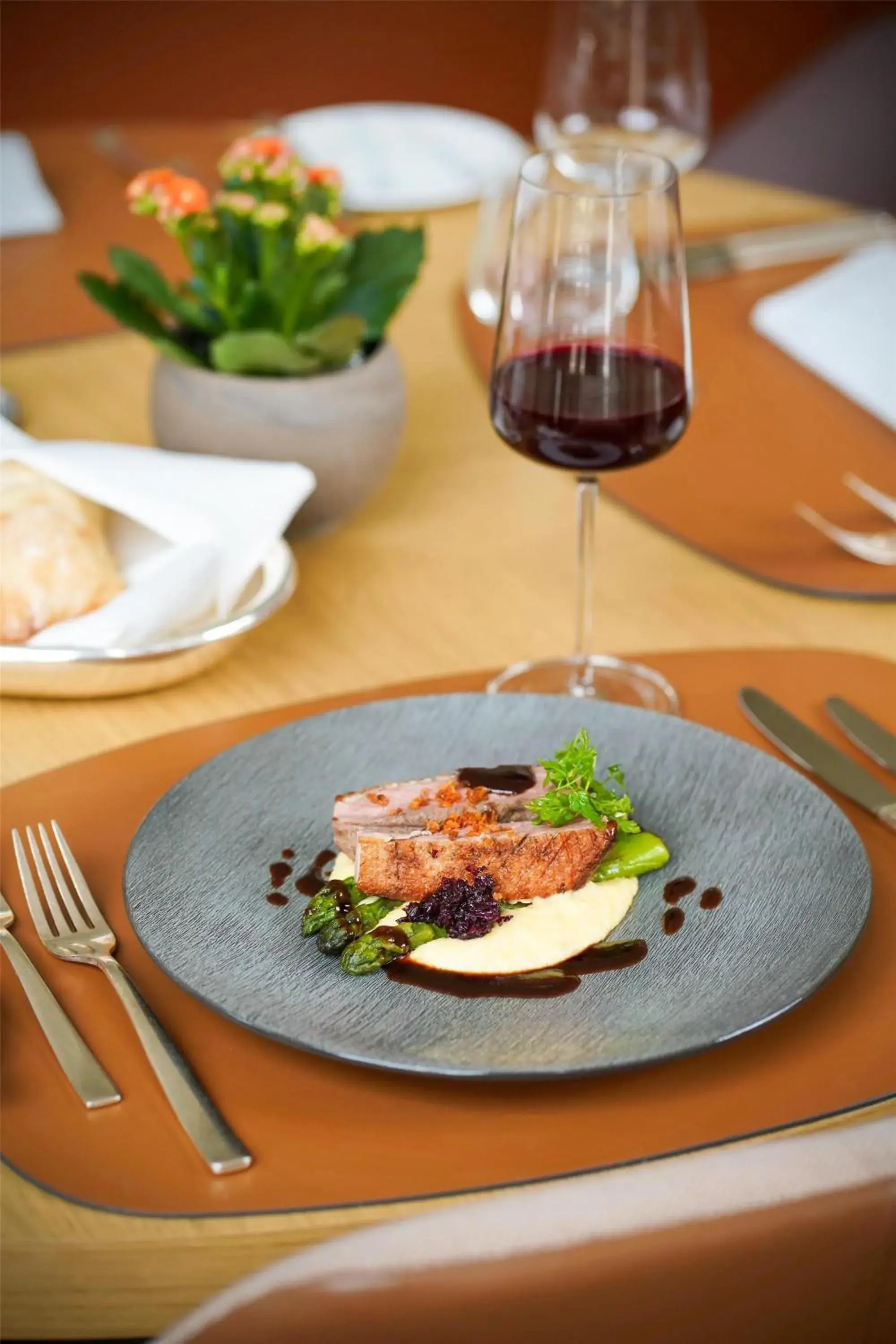 Restaurant/places to eat in Kempinski Palace Engelberg Restaurant/places to eat in Kempinski Palace Engelberg