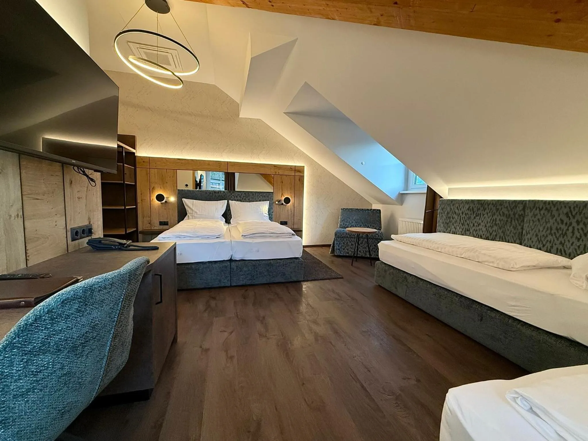 Bedroom, Bed in Dollinger