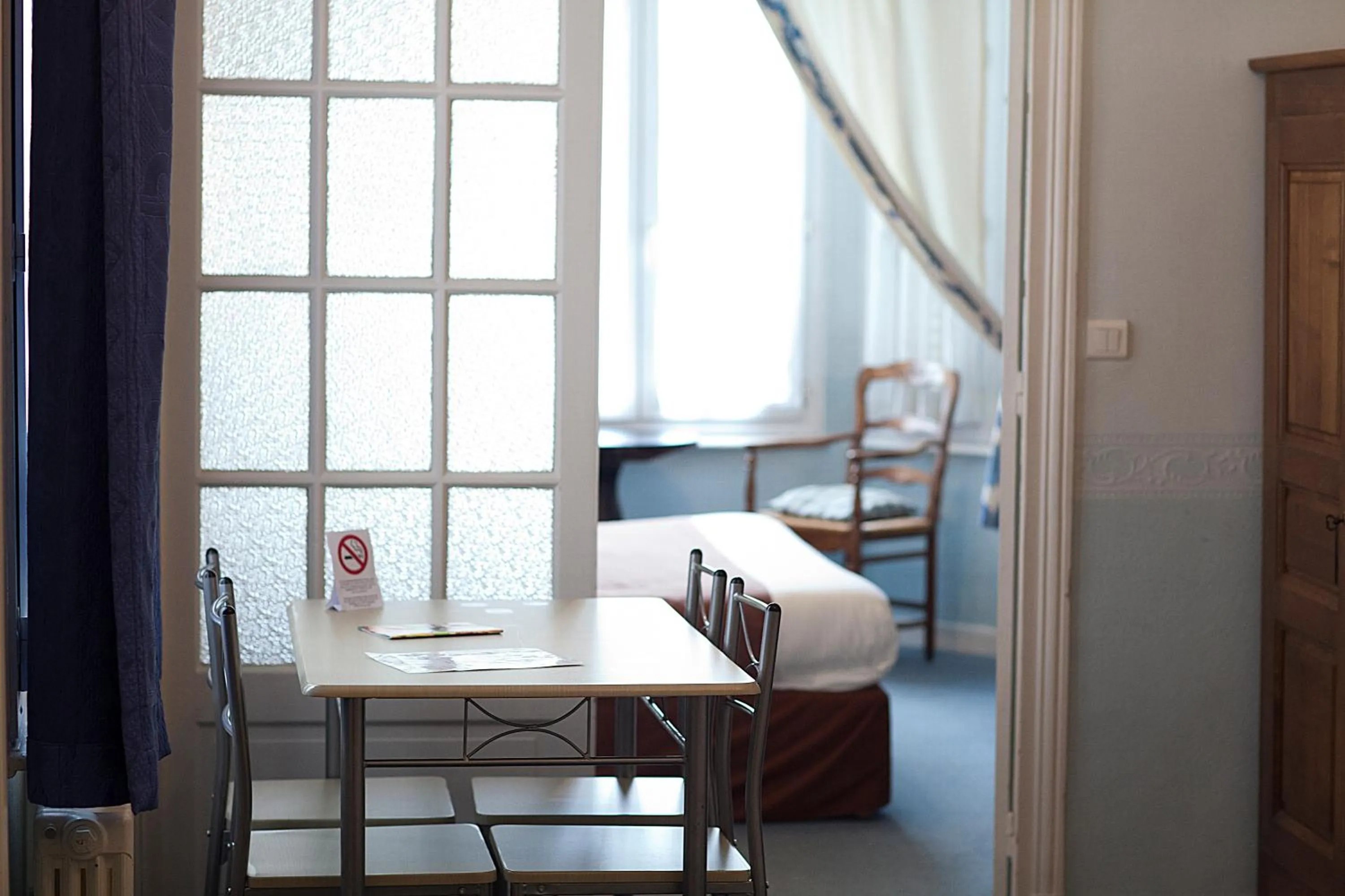 Bedroom, Bed in Le Chatel