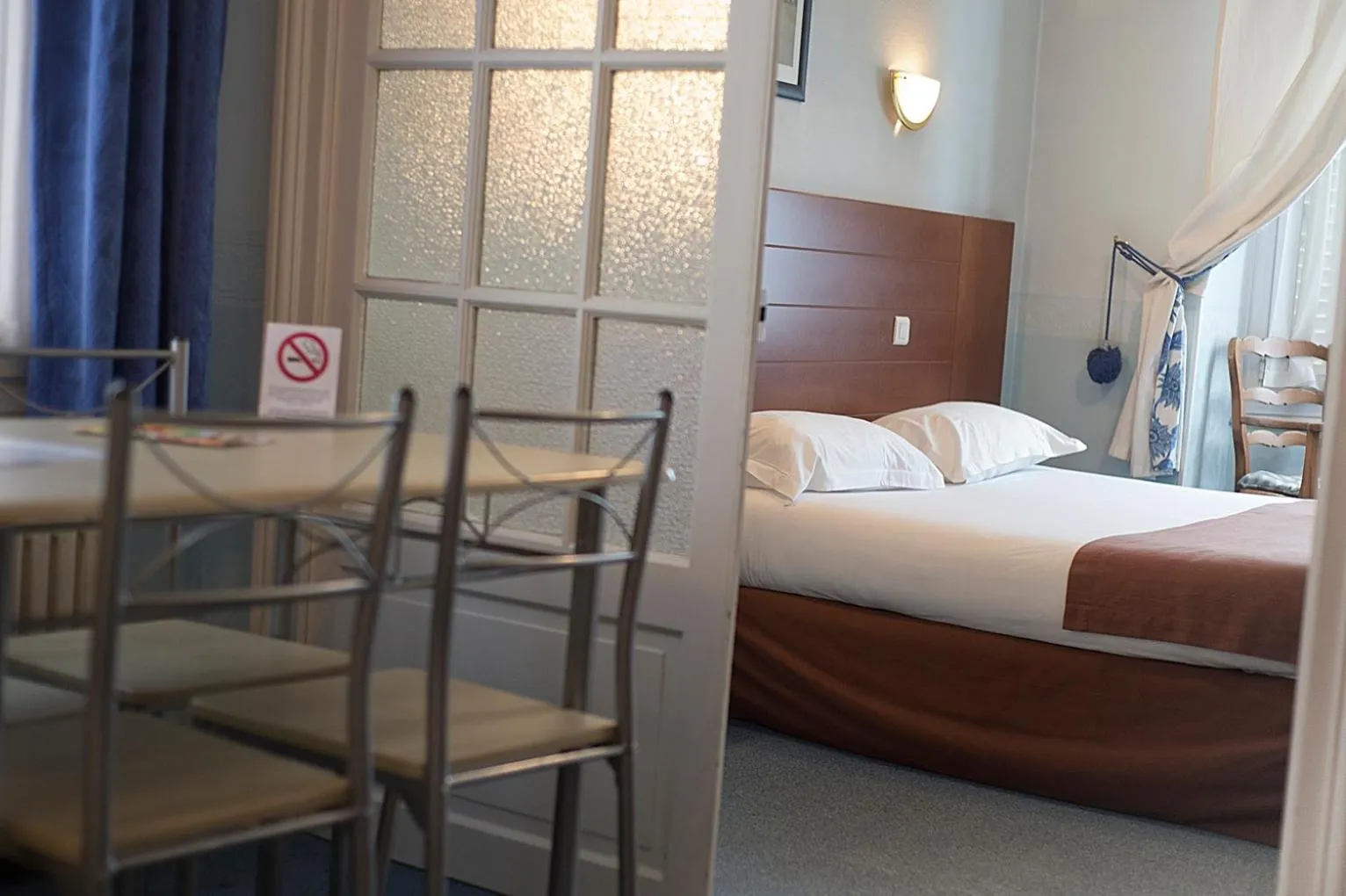 Photo of the whole room, Bed in Le Chatel