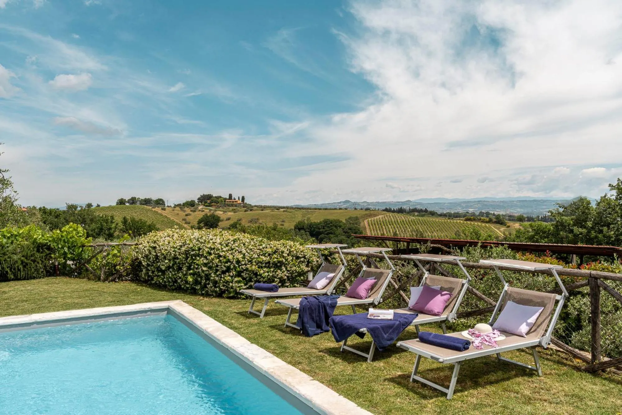 L'Oliveta 6, Emma Villas