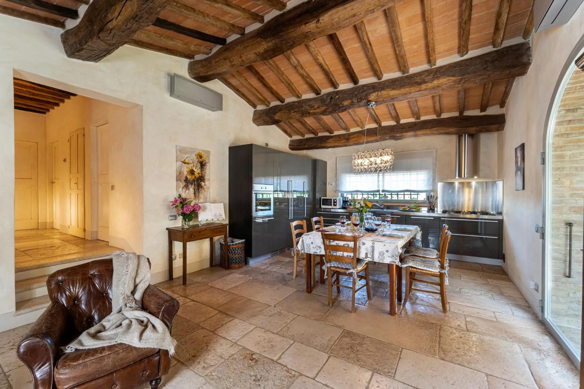 L'Oliveta 6, Emma Villas