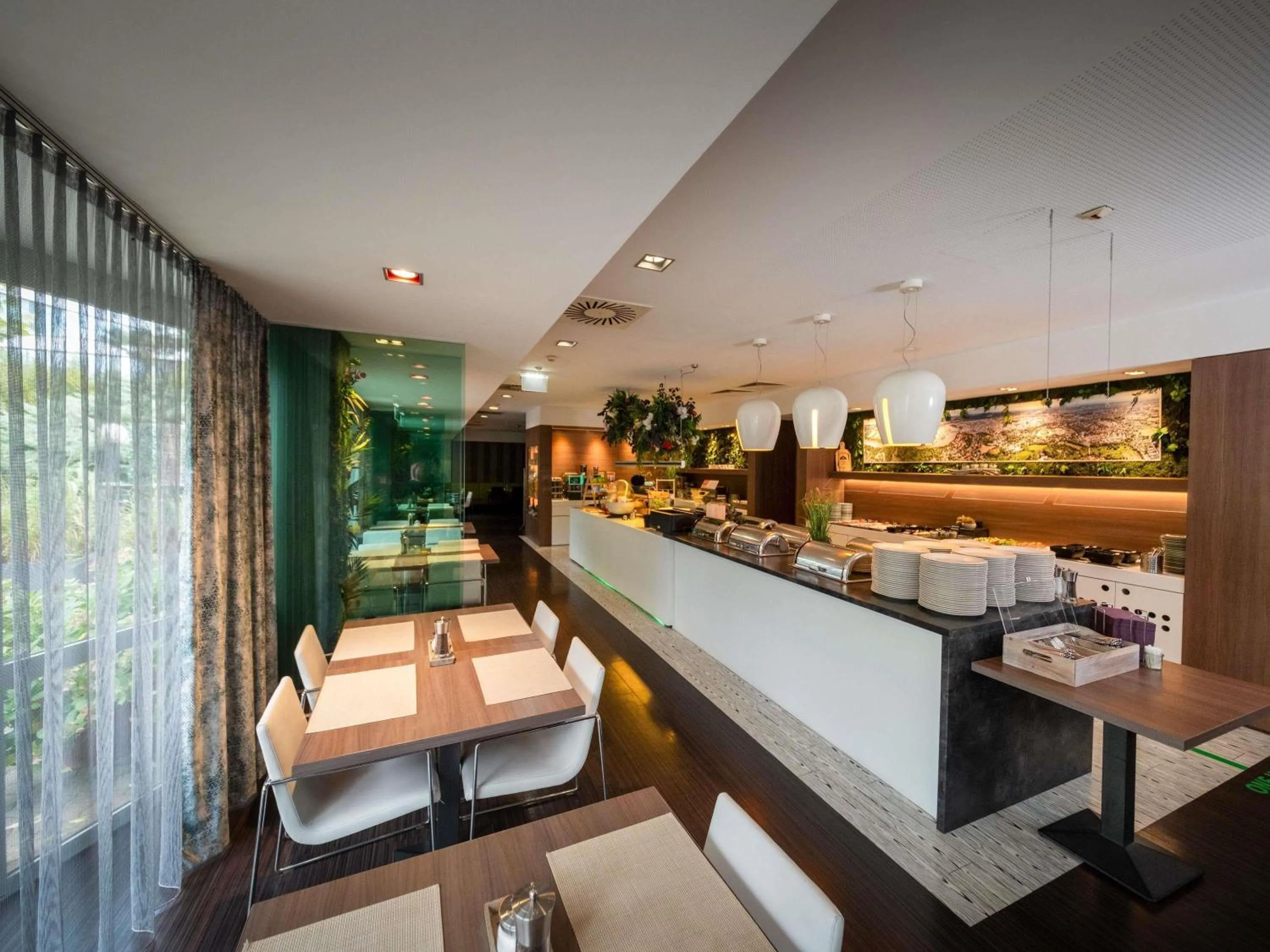 Restaurant/places to eat in Ibis Styles Linz