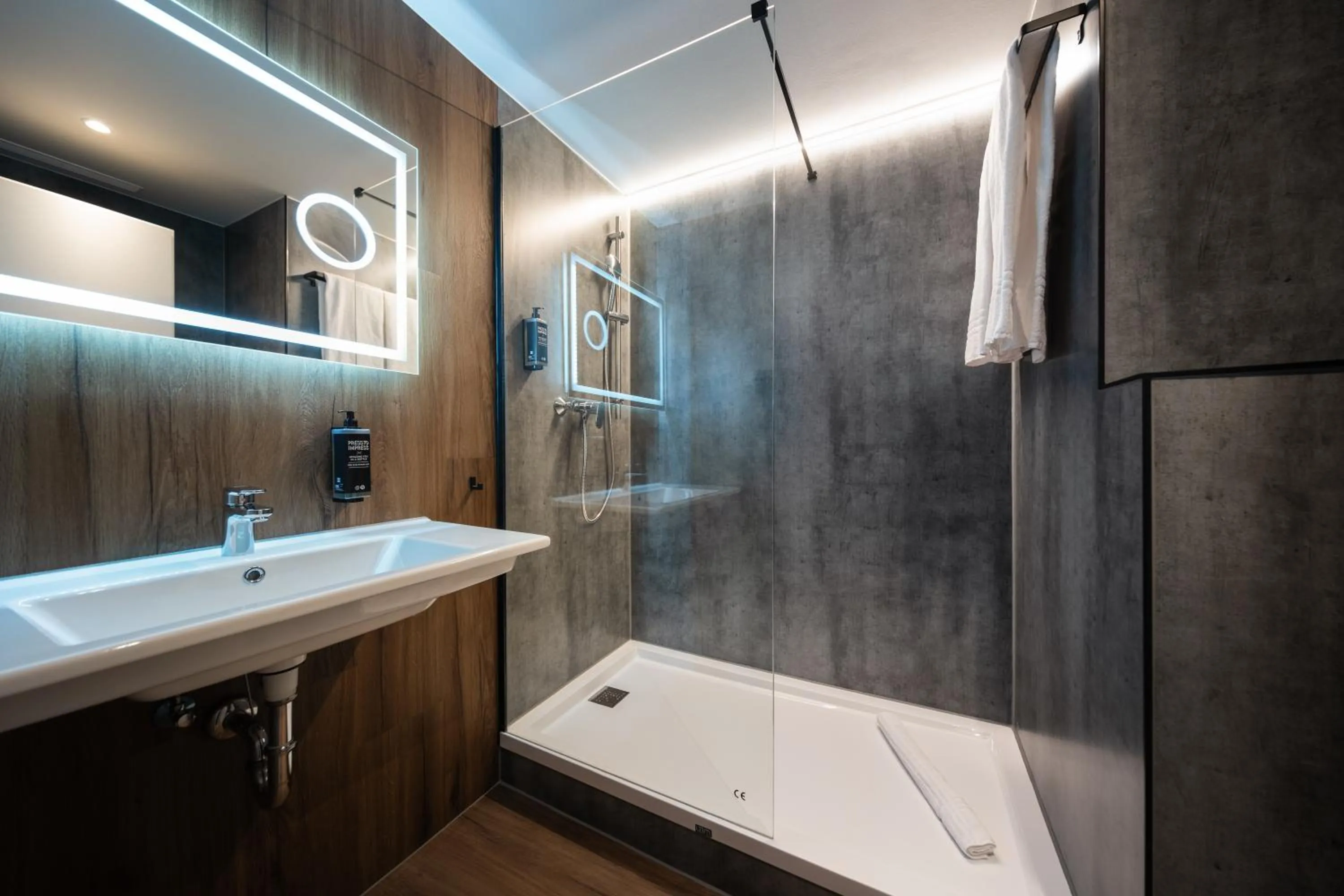 Bathroom in Ibis Styles Linz