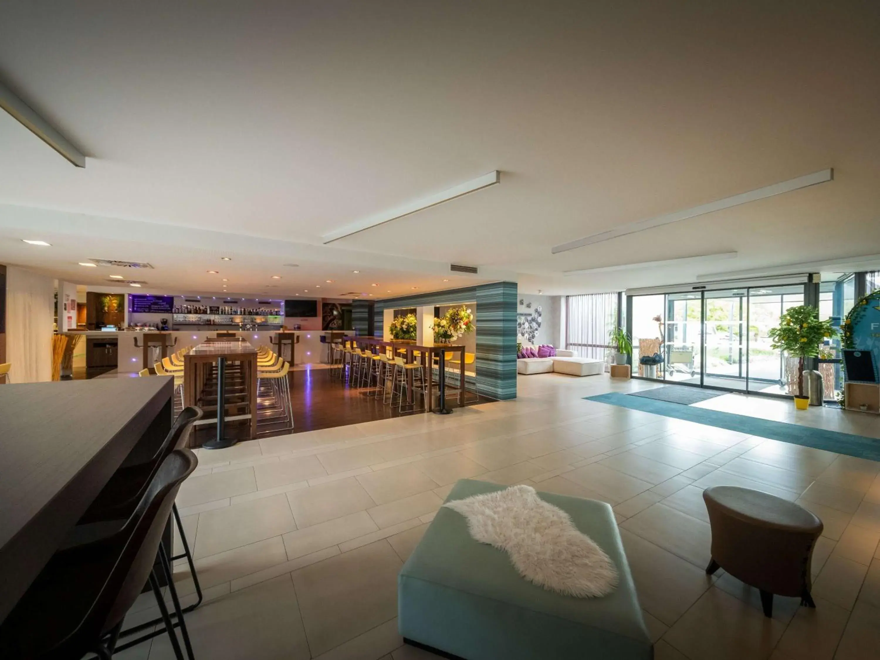 Lounge or bar in Ibis Styles Linz Lounge or bar in Ibis Styles Linz