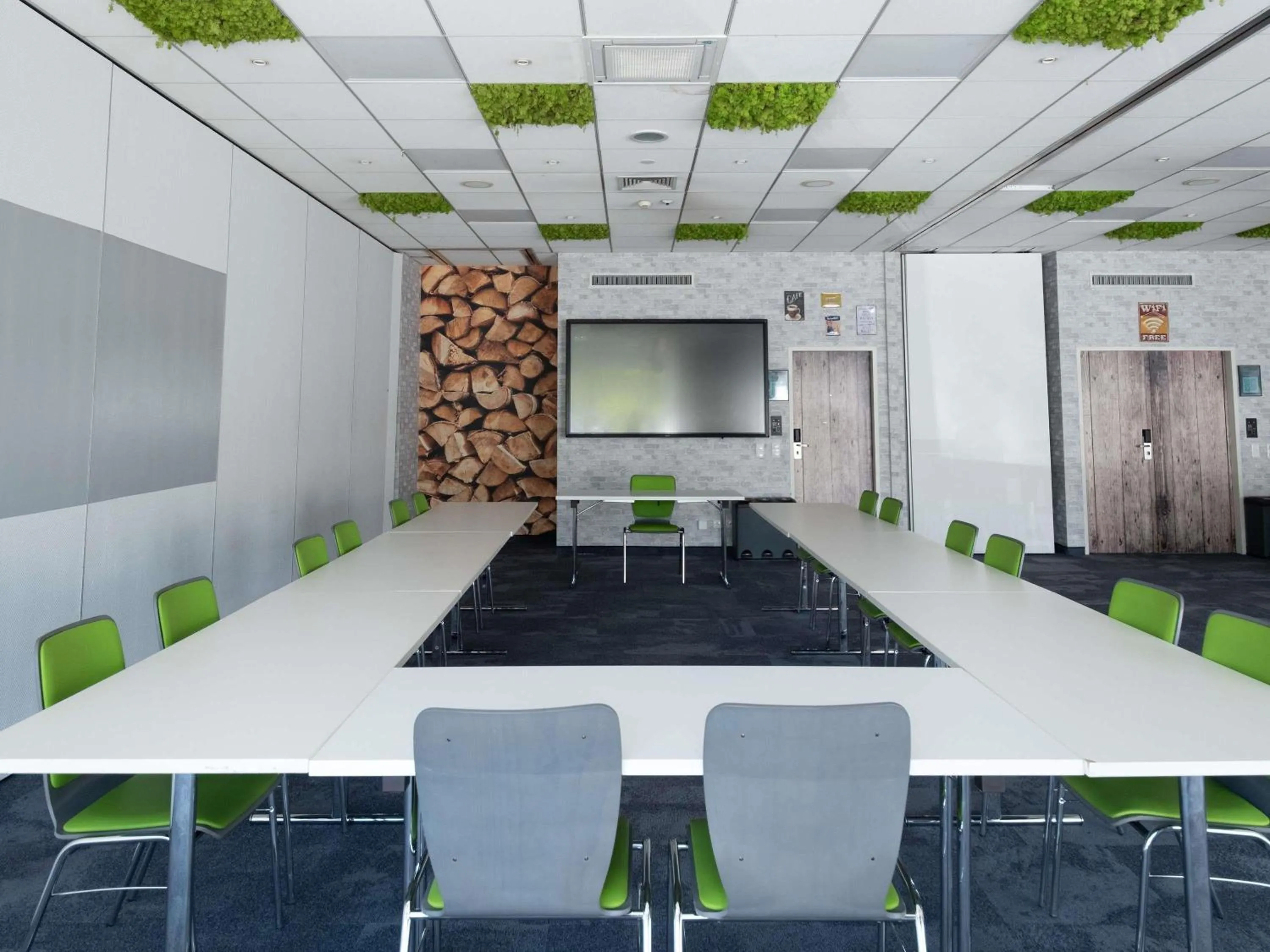 Meeting/conference room in Ibis Styles Linz