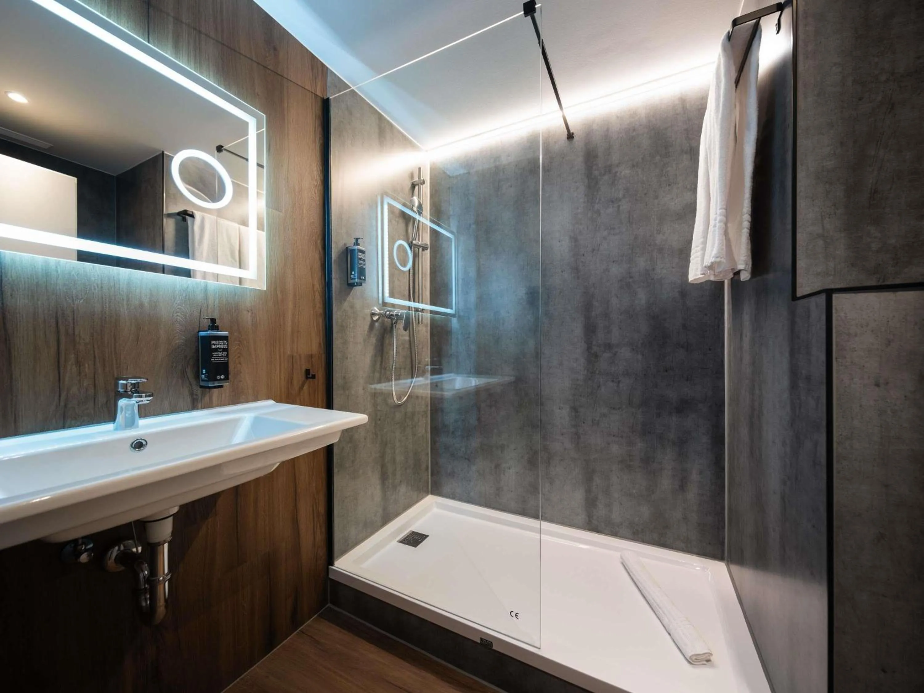 Bedroom in Ibis Styles Linz