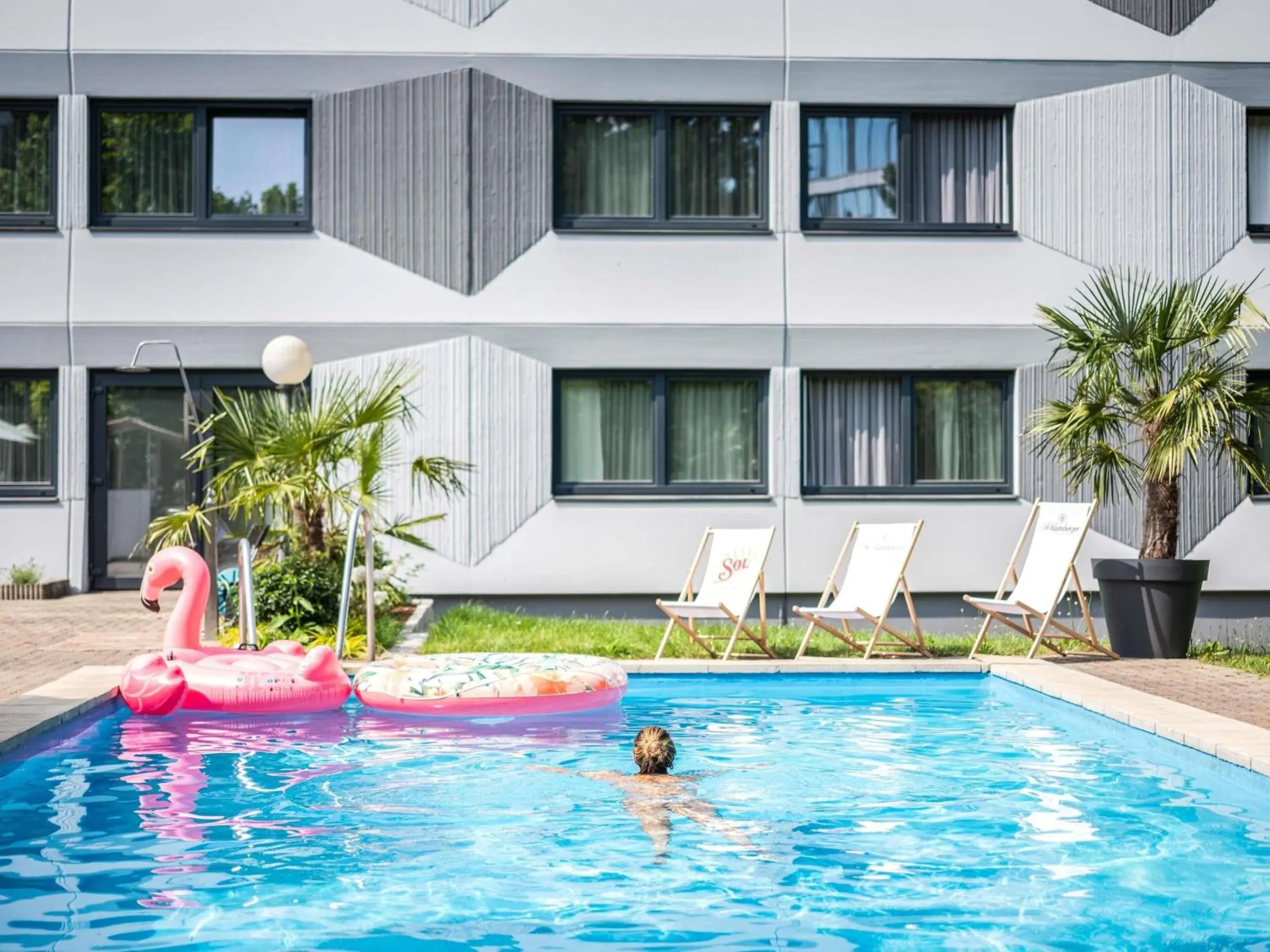 Pool view in Ibis Styles Linz Pool view in Ibis Styles Linz