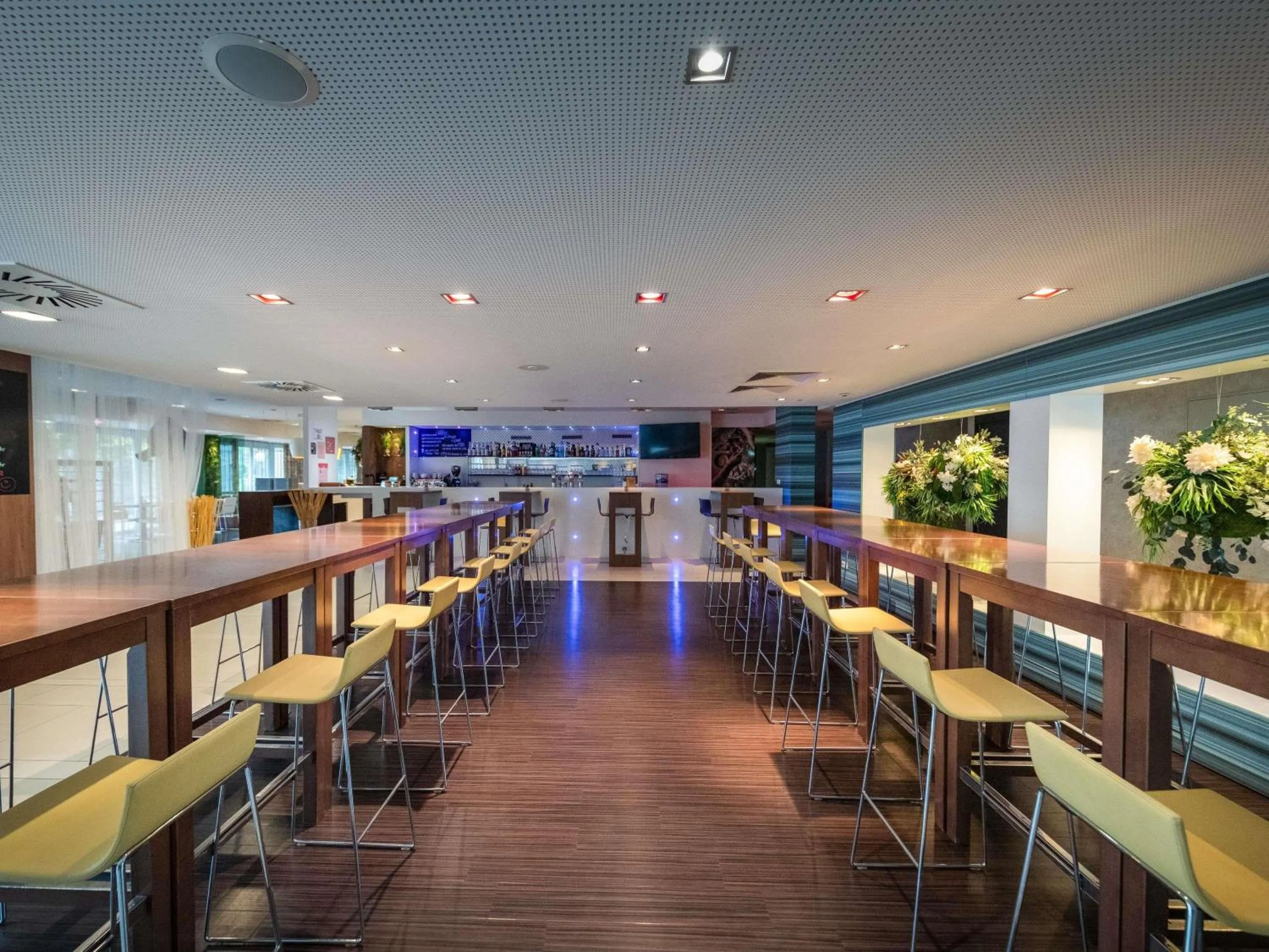 Lounge or bar in Ibis Styles Linz