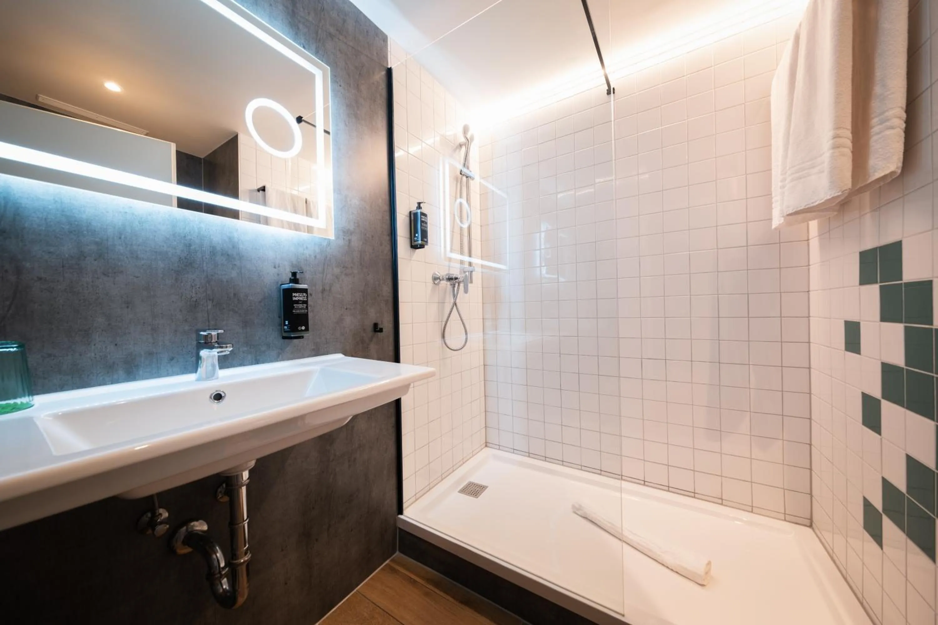 Bathroom in Ibis Styles Linz