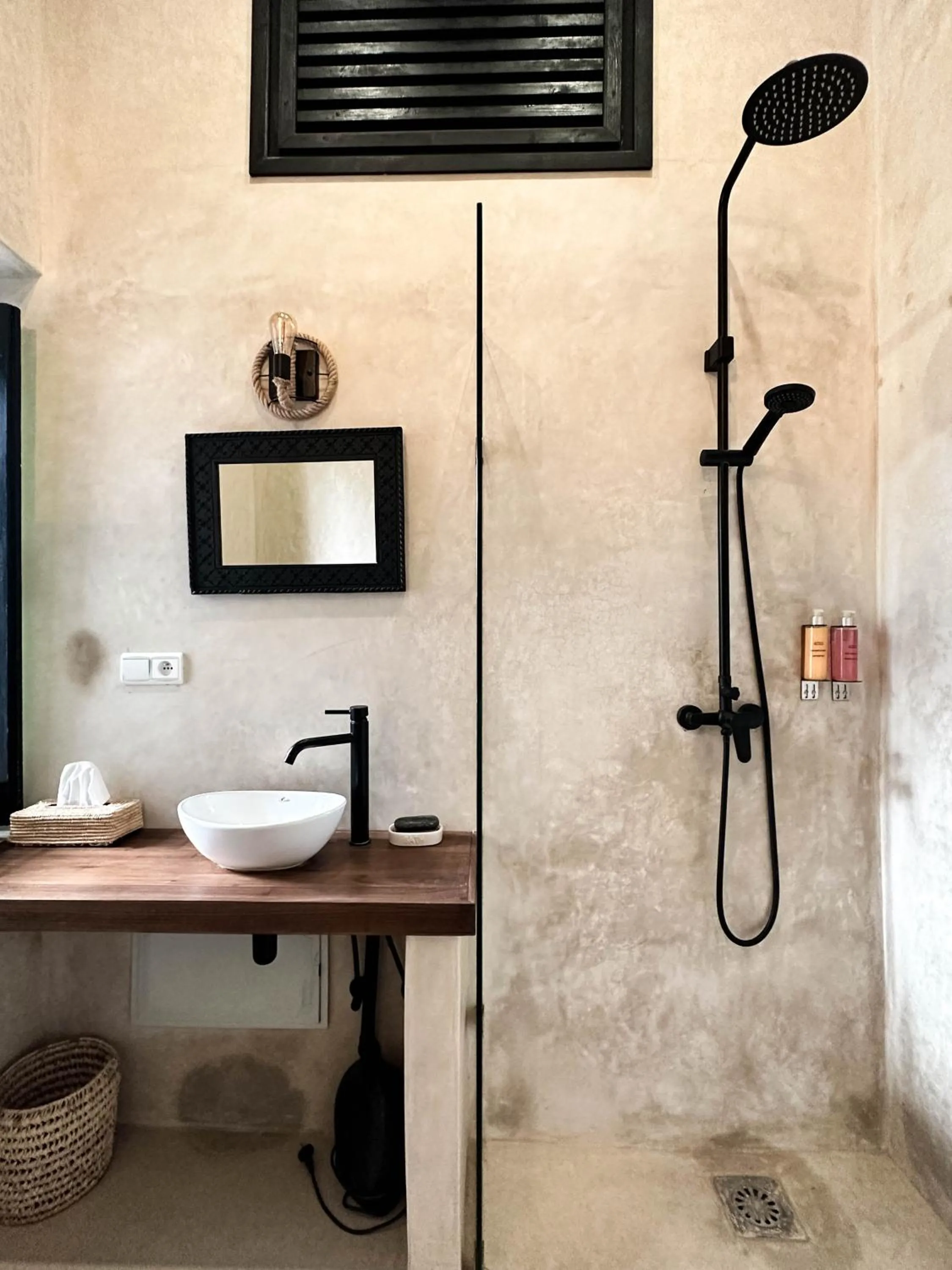 Bathroom in Riad Darsahalia