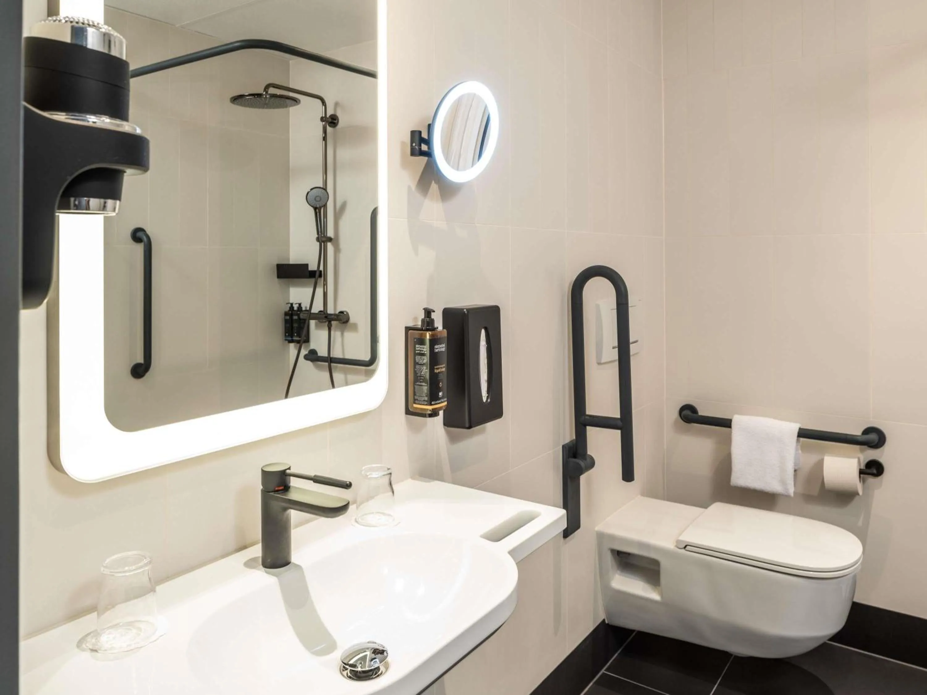 Bedroom in Hotel Mercure Wien City