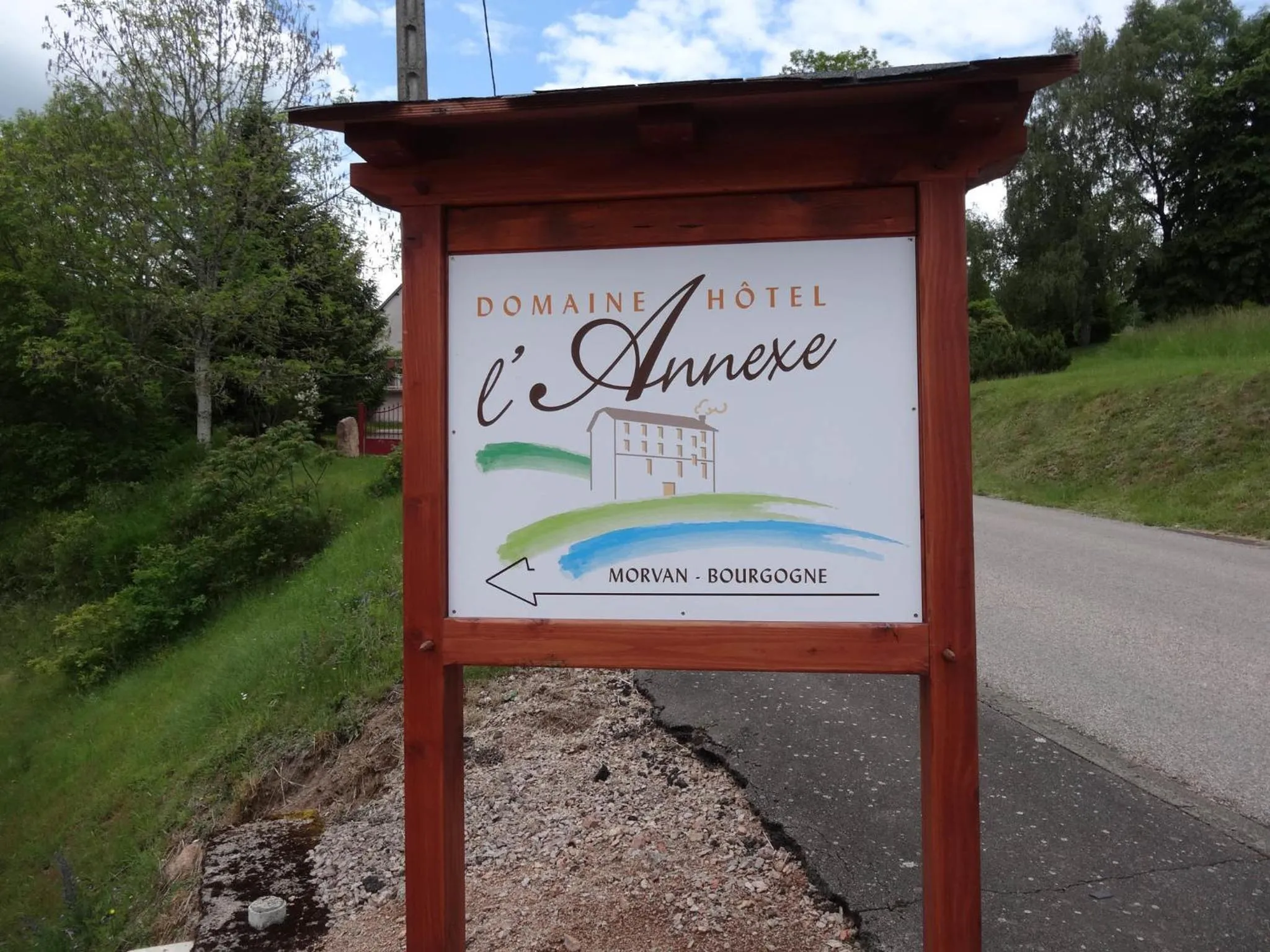 Facade/entrance in Hôtel l'Annexe