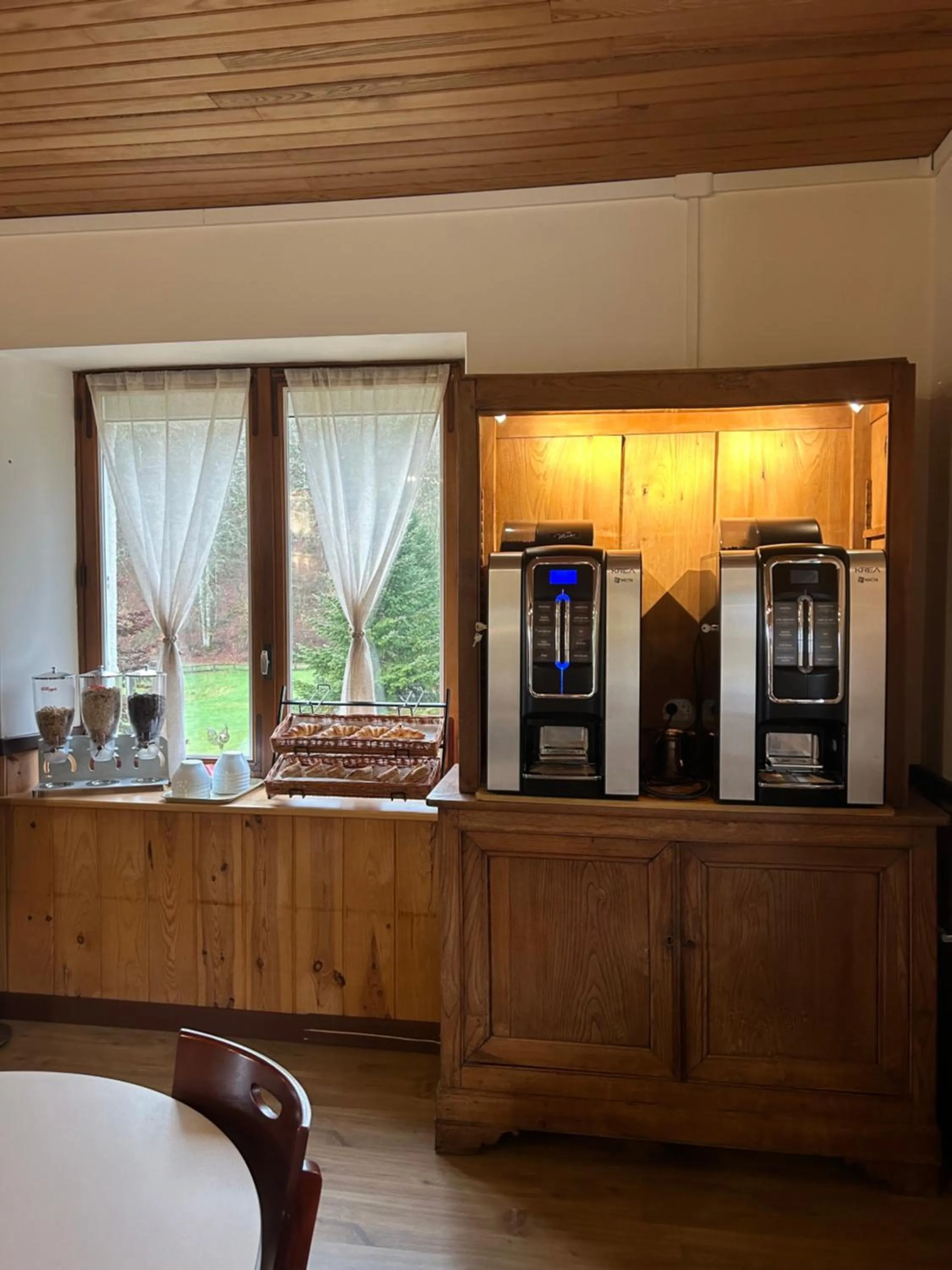 Breakfast in Hôtel l'Annexe