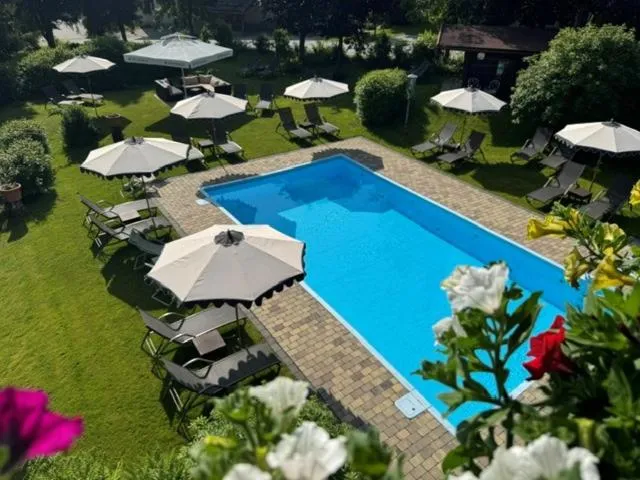 Swimming pool in Hotel Unterhof