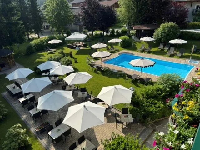 Swimming pool in Hotel Unterhof