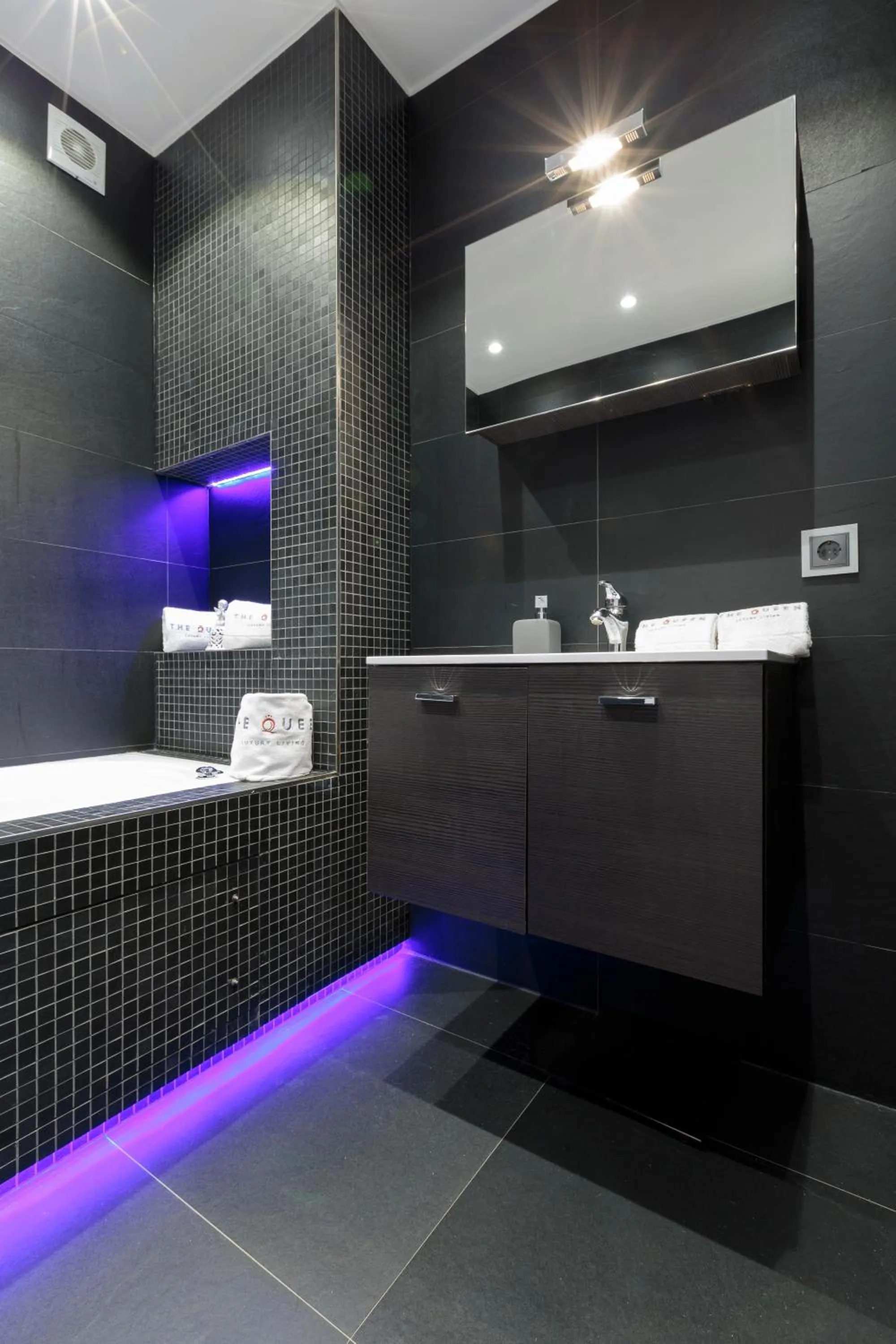 Bathroom in The Queen Luxury Apartments - Villa Carlotta