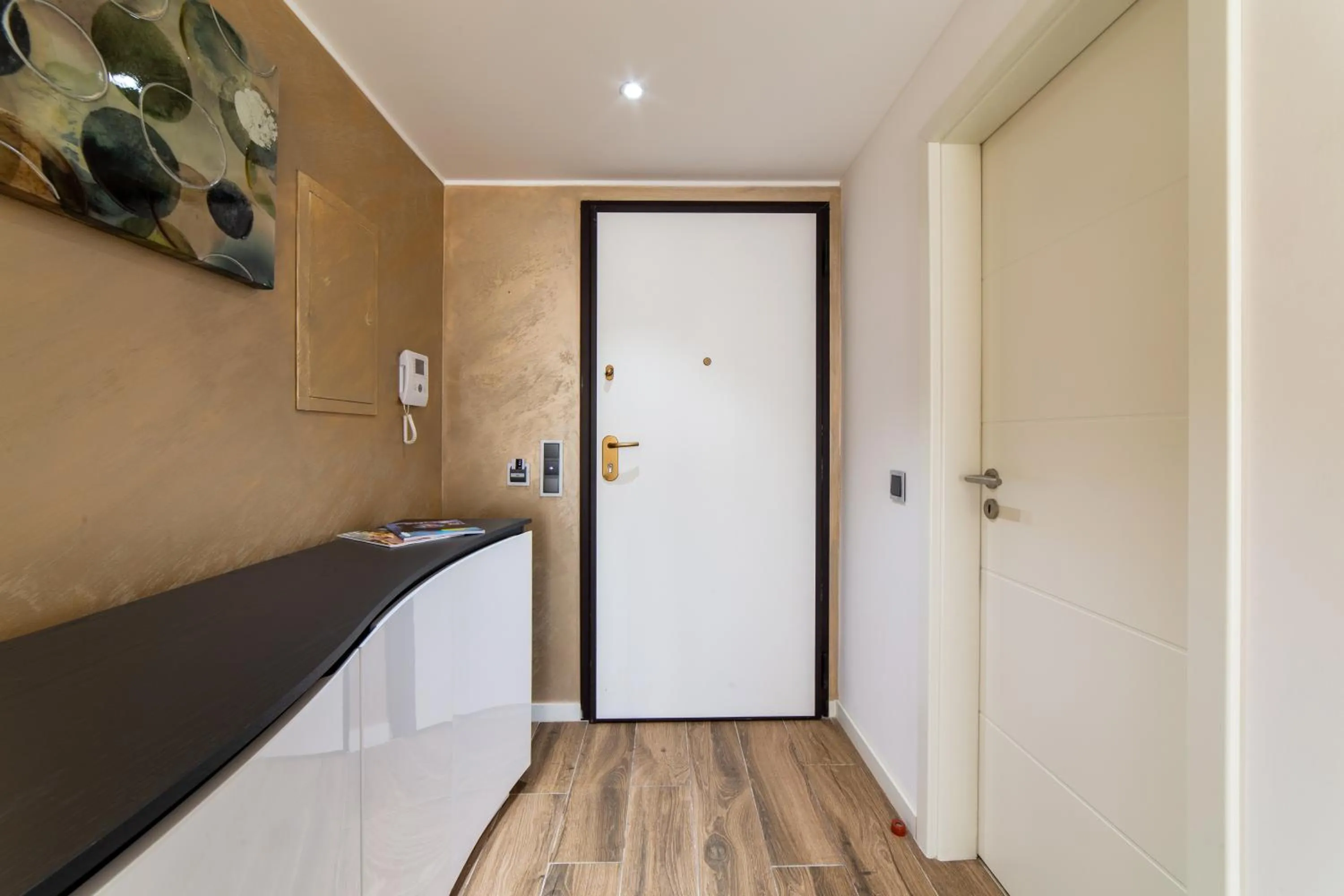 Facade/entrance in The Queen Luxury Apartments - Villa Carlotta