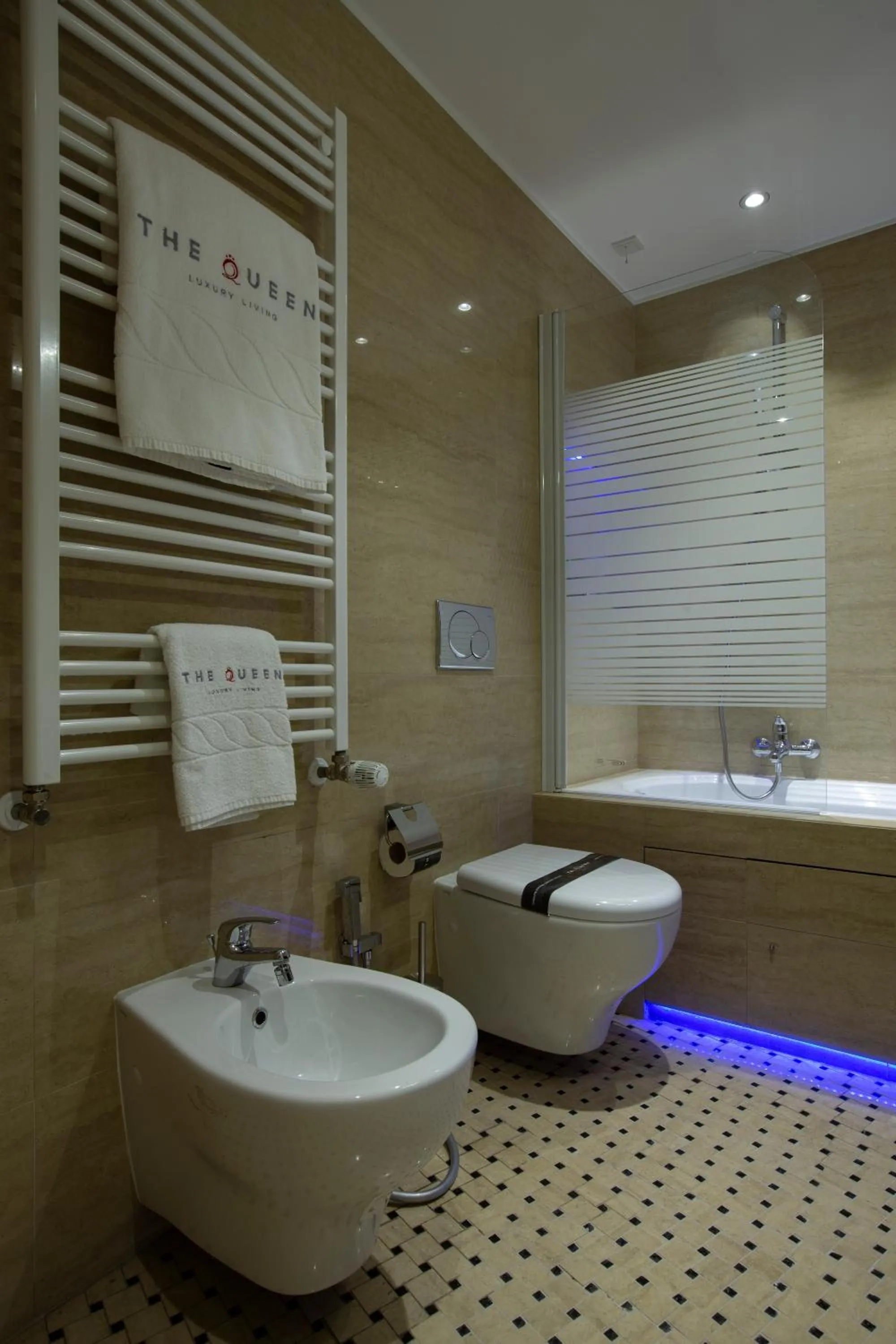 Toilet in The Queen Luxury Apartments - Villa Carlotta