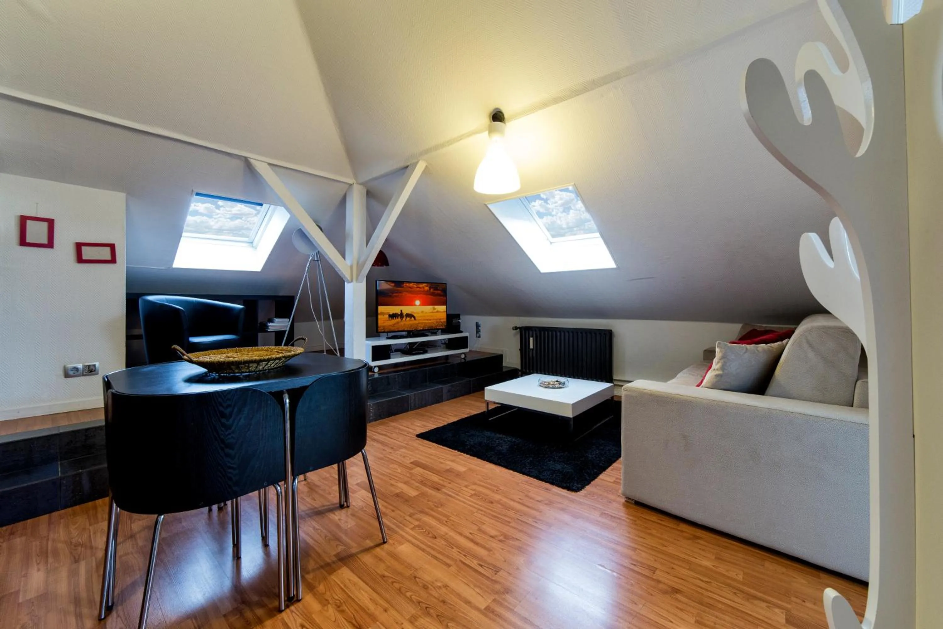 TV and multimedia in The Queen Luxury Apartments - Villa Carlotta