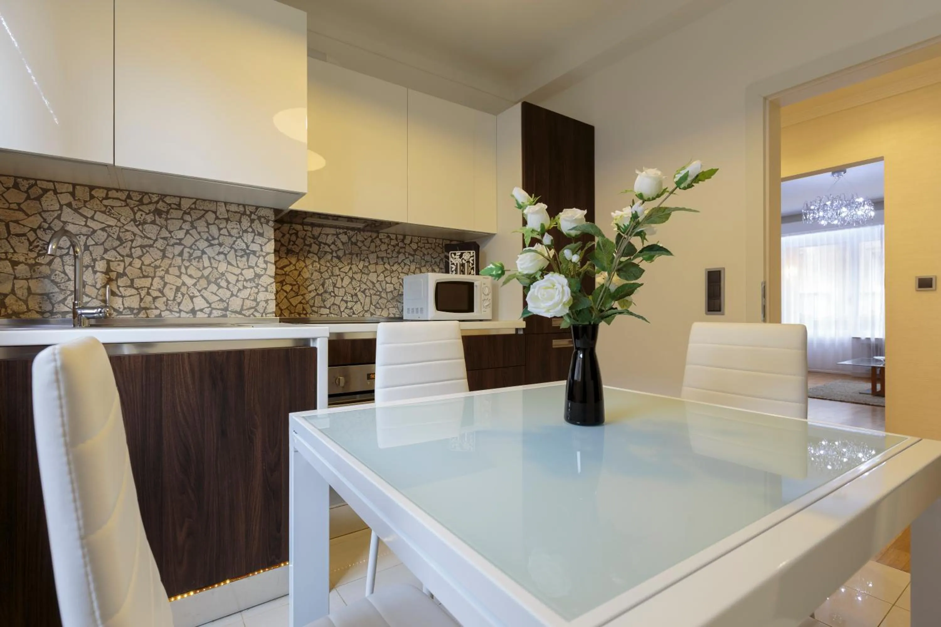 Kitchen or kitchenette in The Queen Luxury Apartments - Villa Carlotta