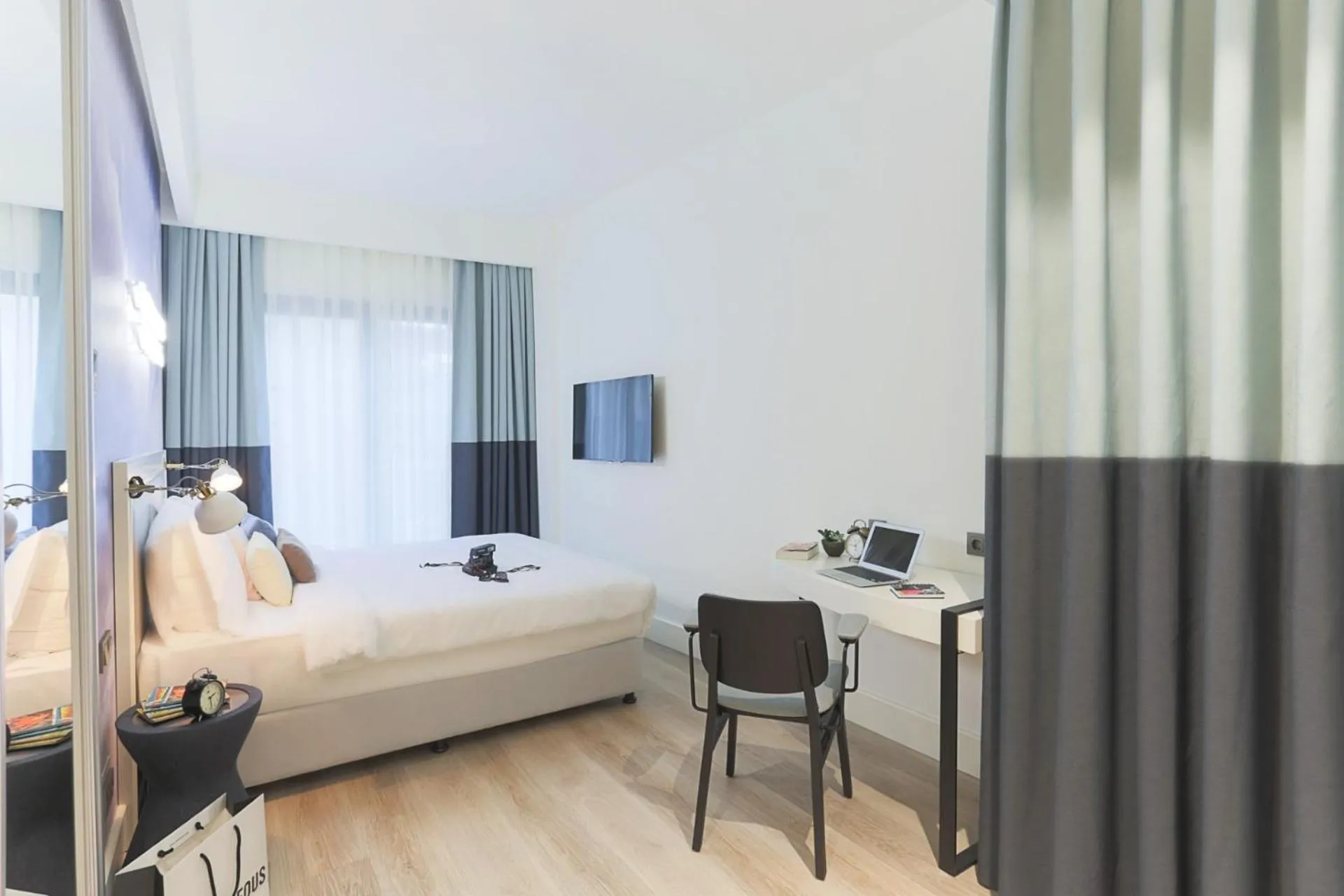 Bed in Anemon Bakırköy