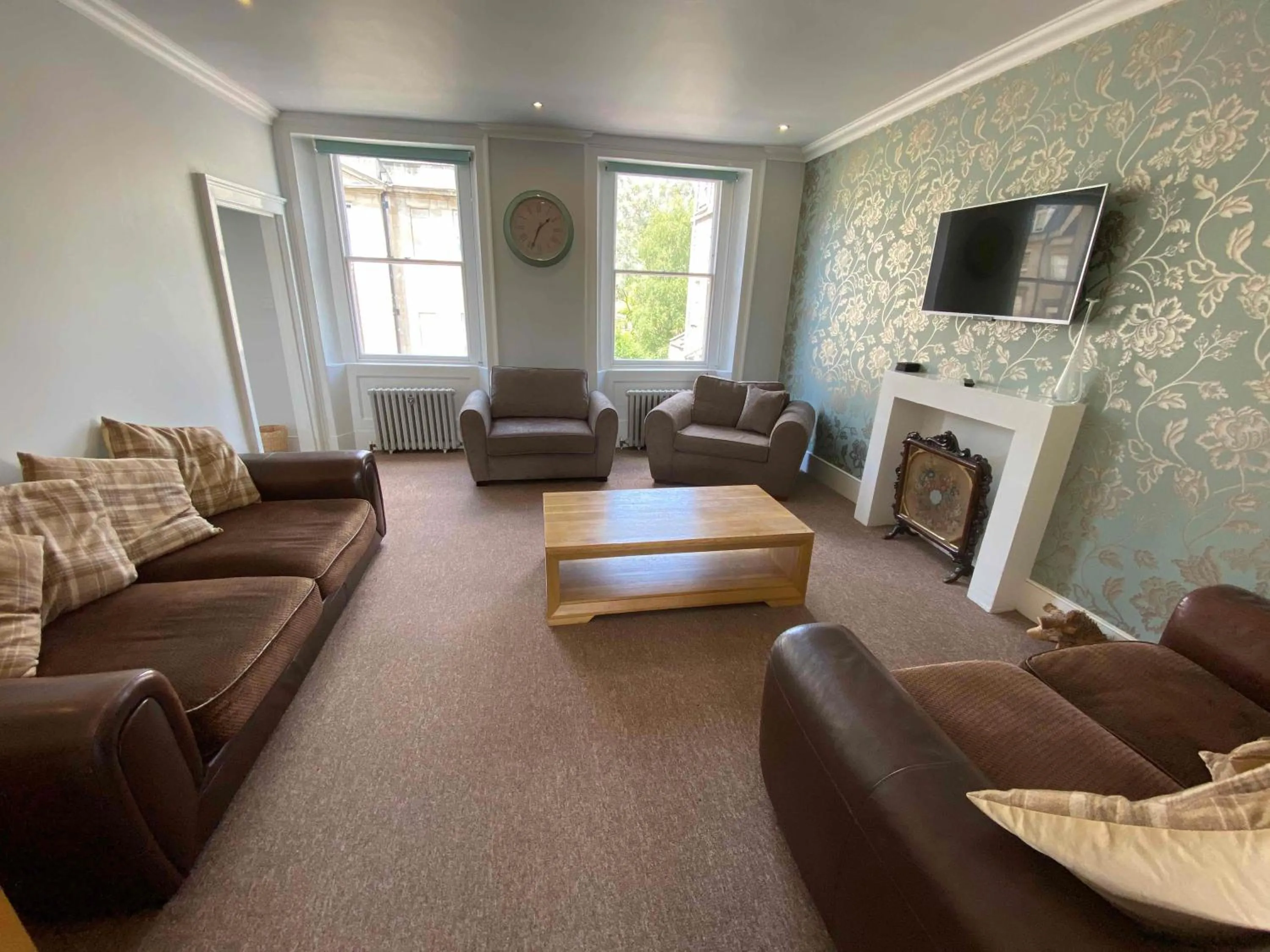 Bath Roof Terrace Apartment, City Centre, Sleeps up to 8