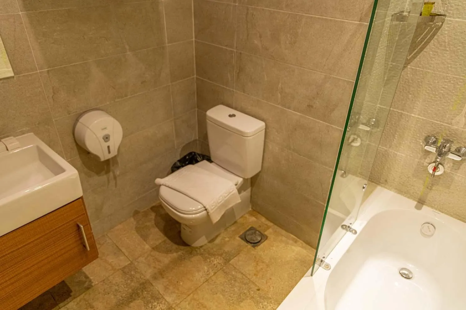 Nine Pyramids View Hotel