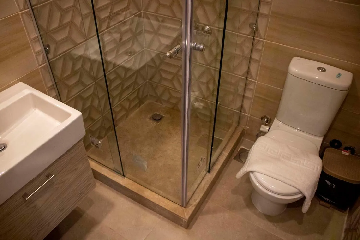 Nine Pyramids View Hotel