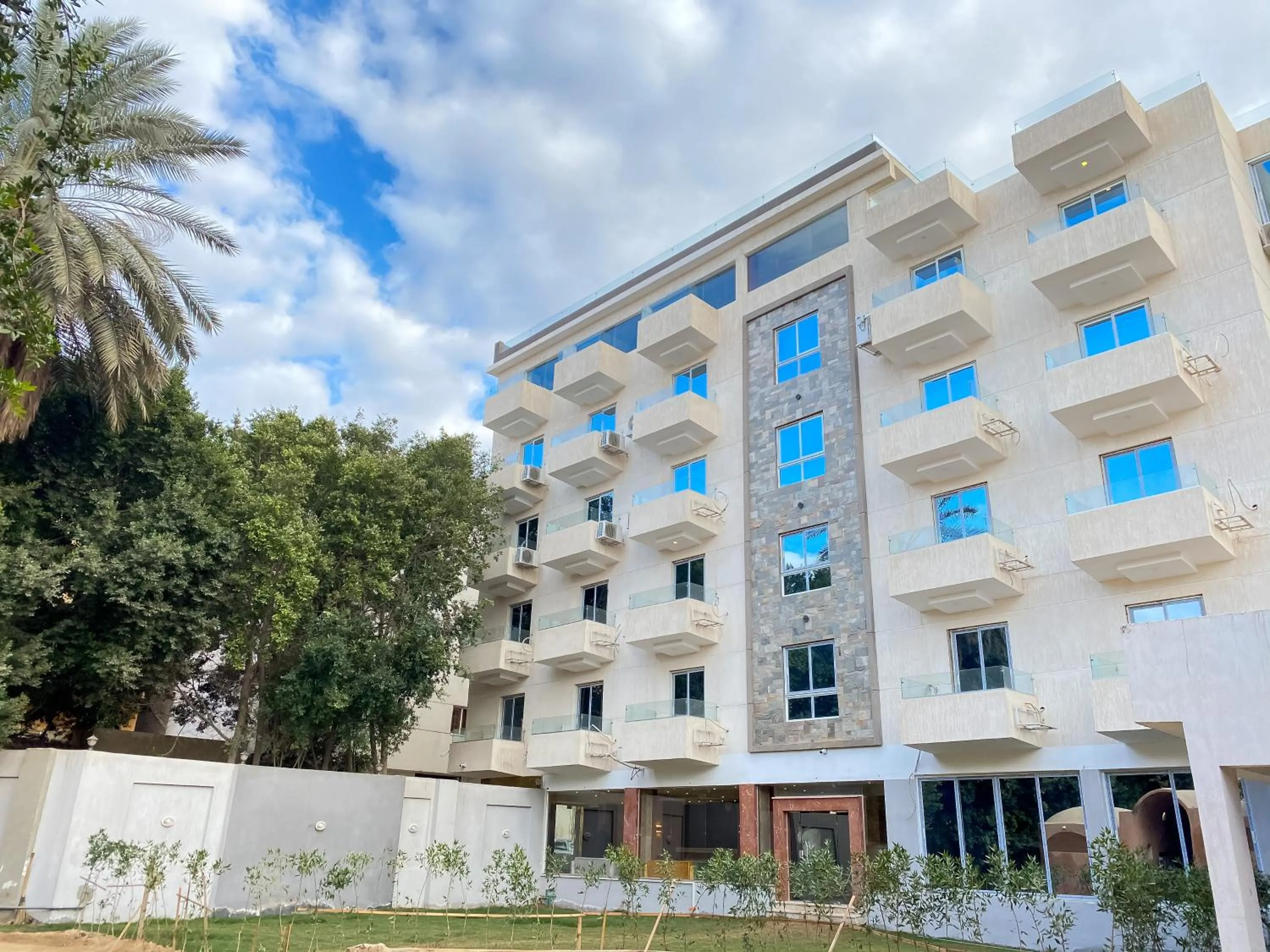 Nine Pyramids View Hotel