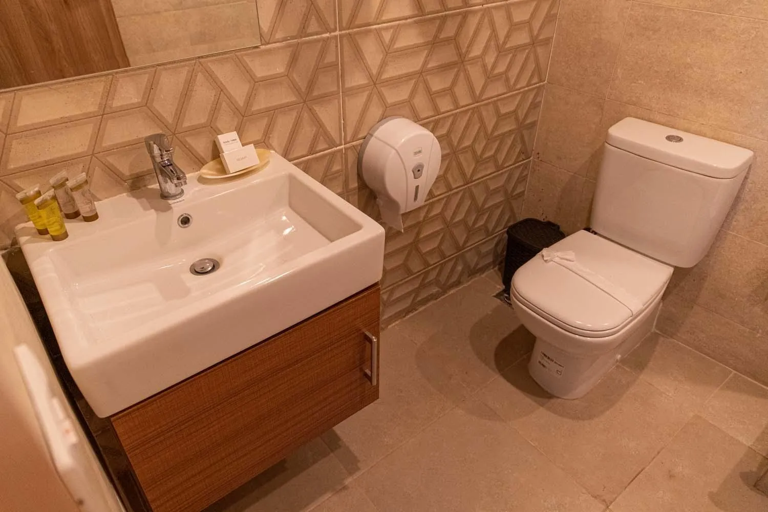 Nine Pyramids View Hotel