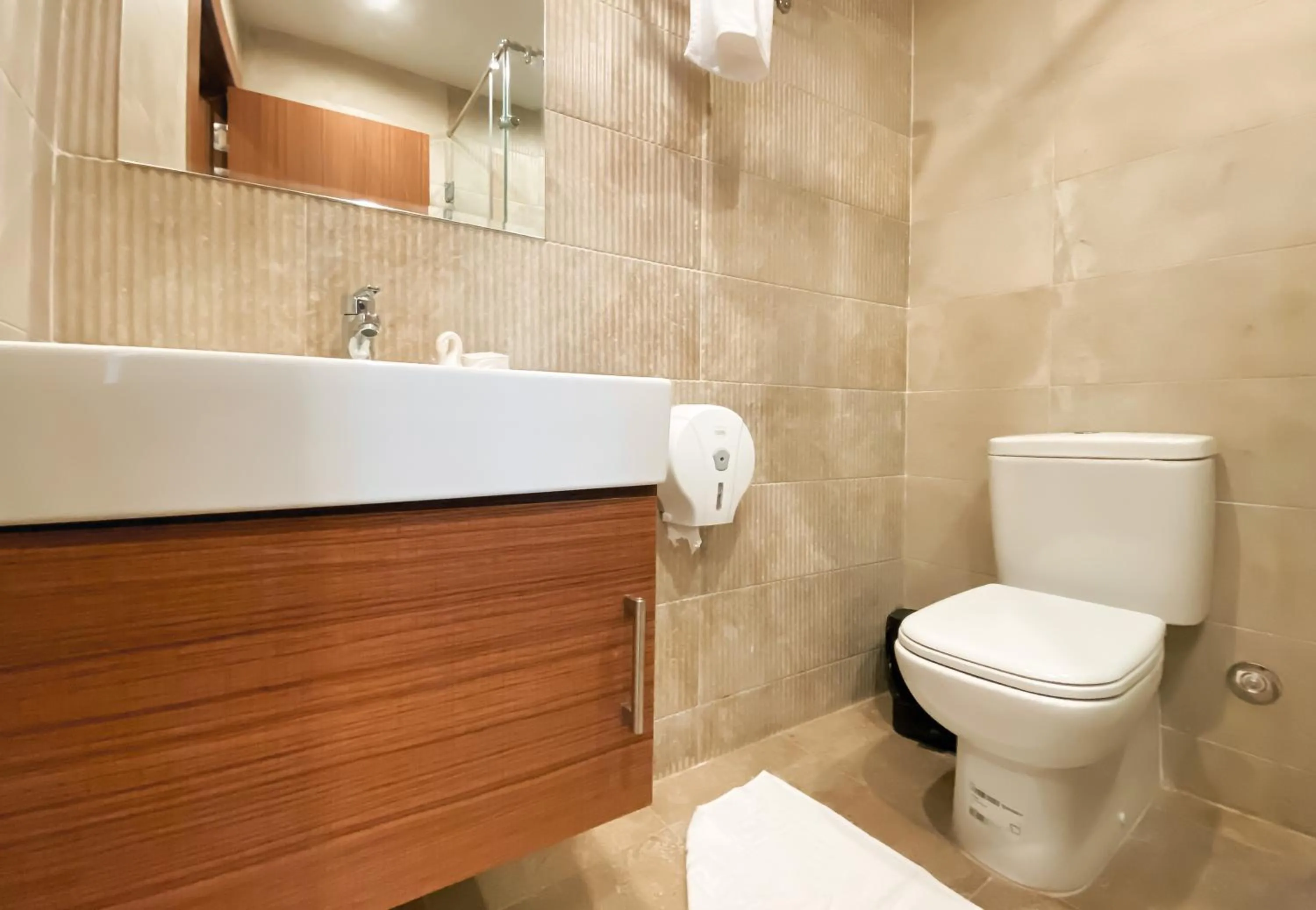 Nine Pyramids View Hotel