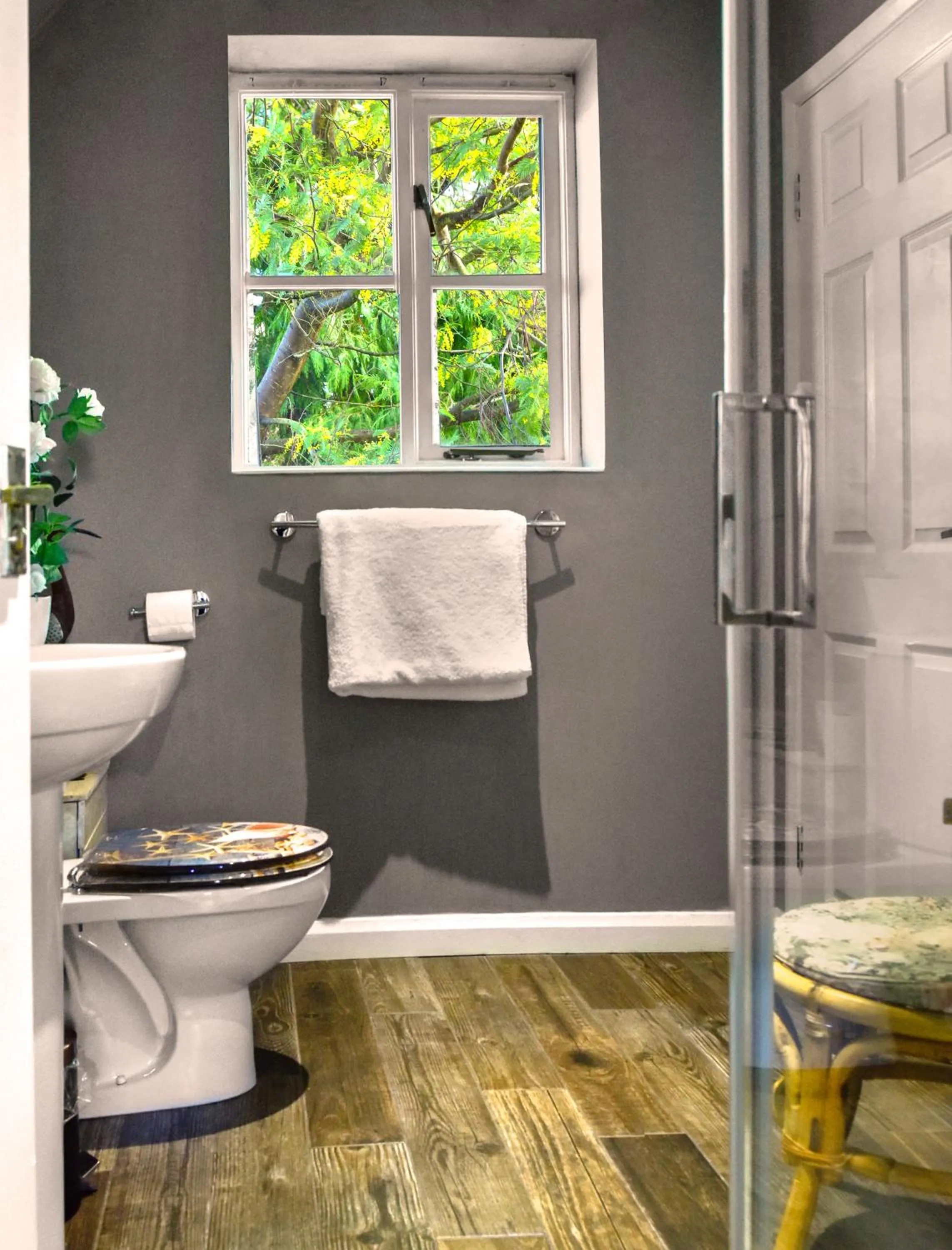 Bathroom in Ward Avenue B&B