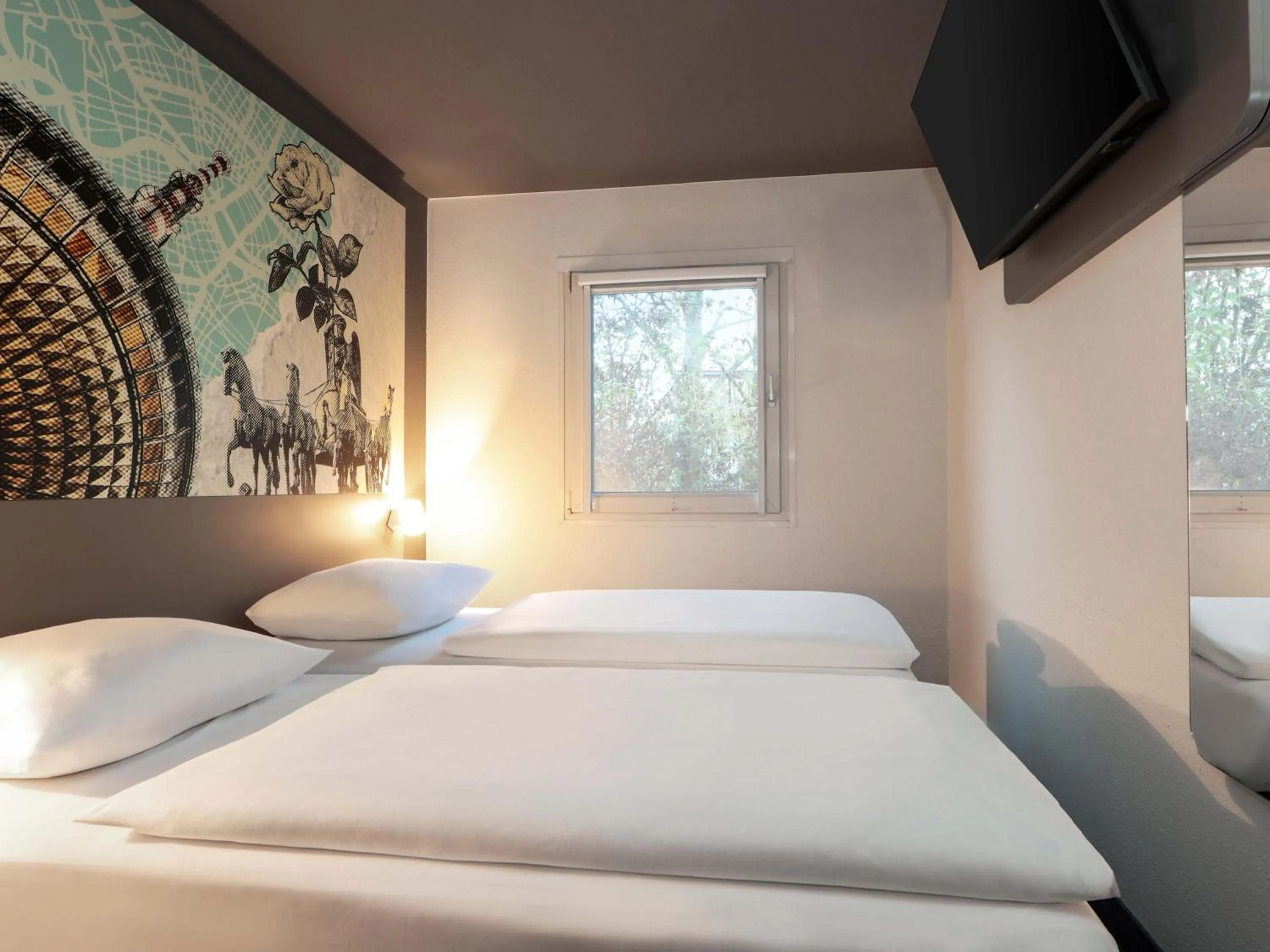 Photo of the whole room, Bed in B&B HOTEL Berlin Genshagen-Nord