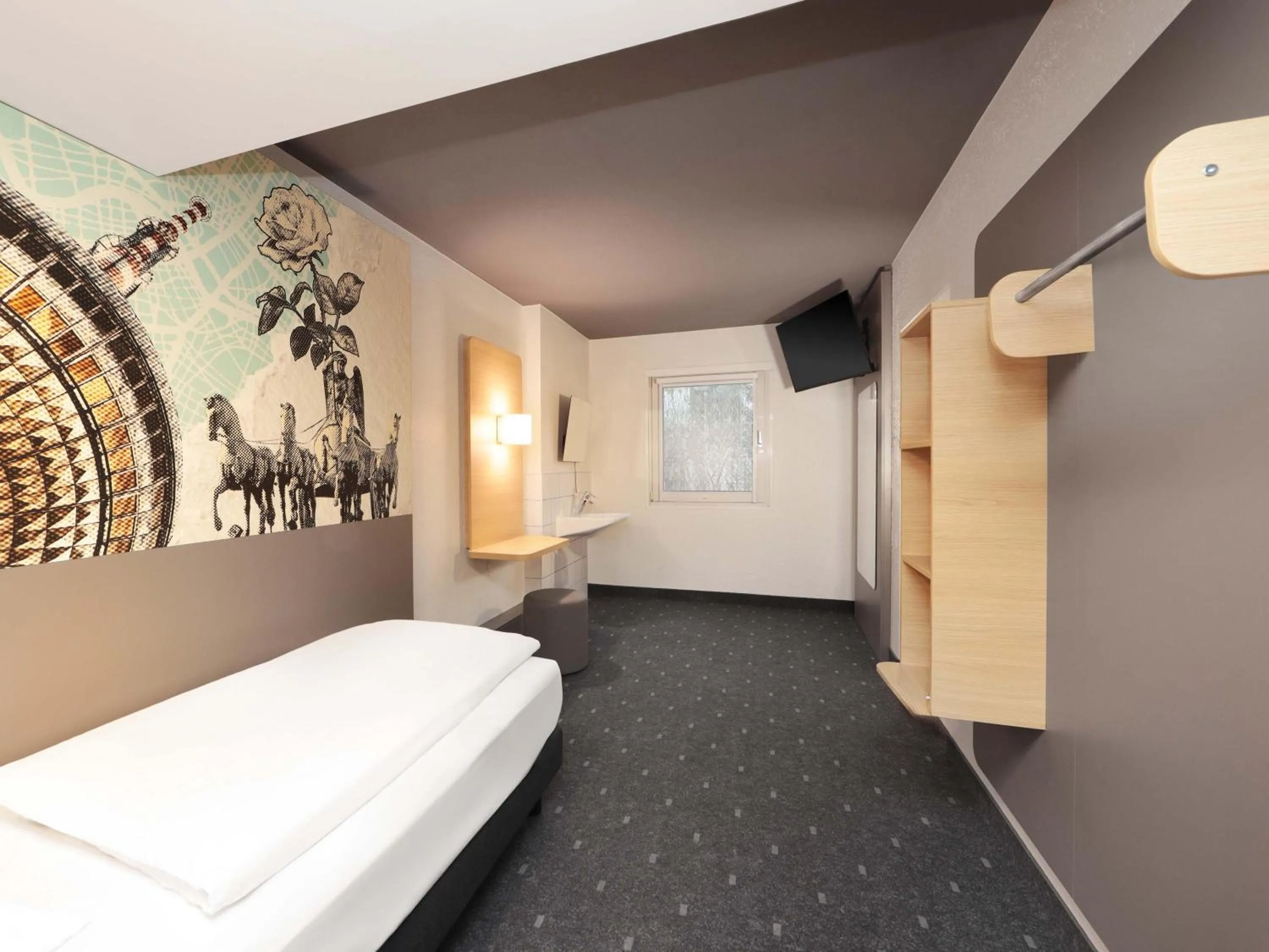 Photo of the whole room, Bed in B&B HOTEL Berlin Genshagen-Nord