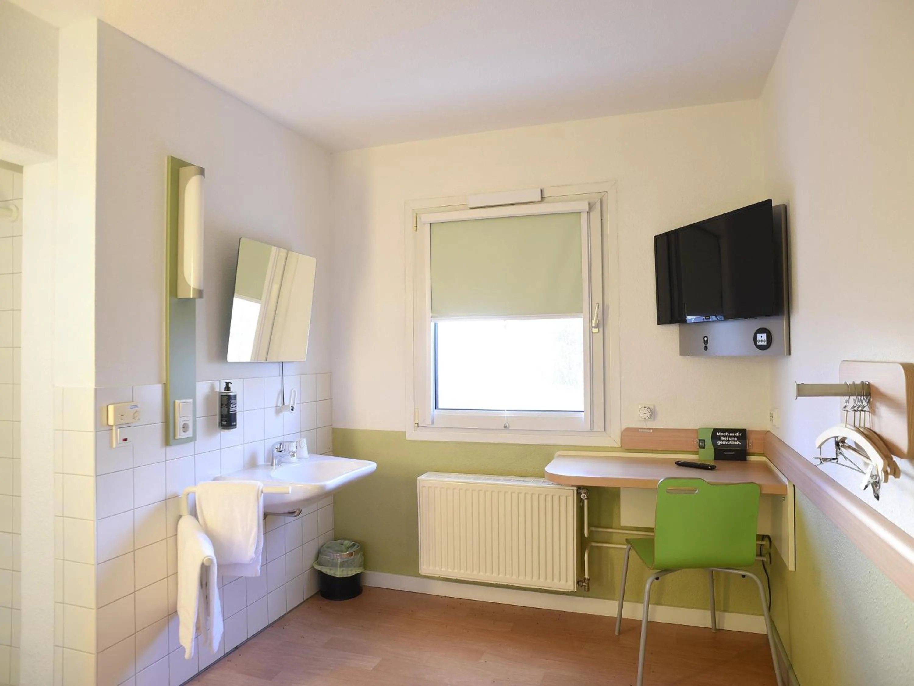 Bathroom in B&B HOTEL Berlin Genshagen-Nord