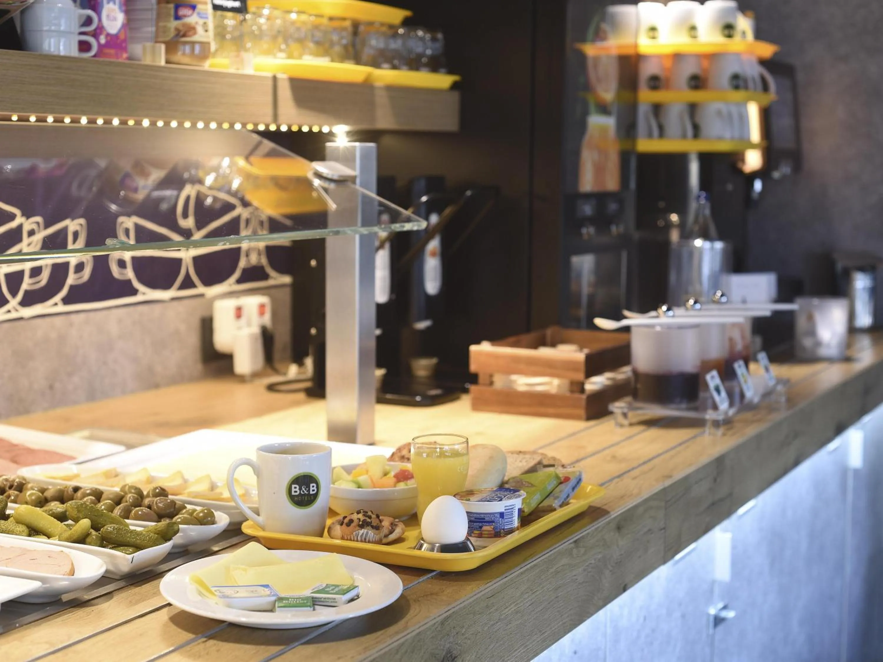 Restaurant/places to eat in B&B HOTEL Berlin Genshagen-Nord