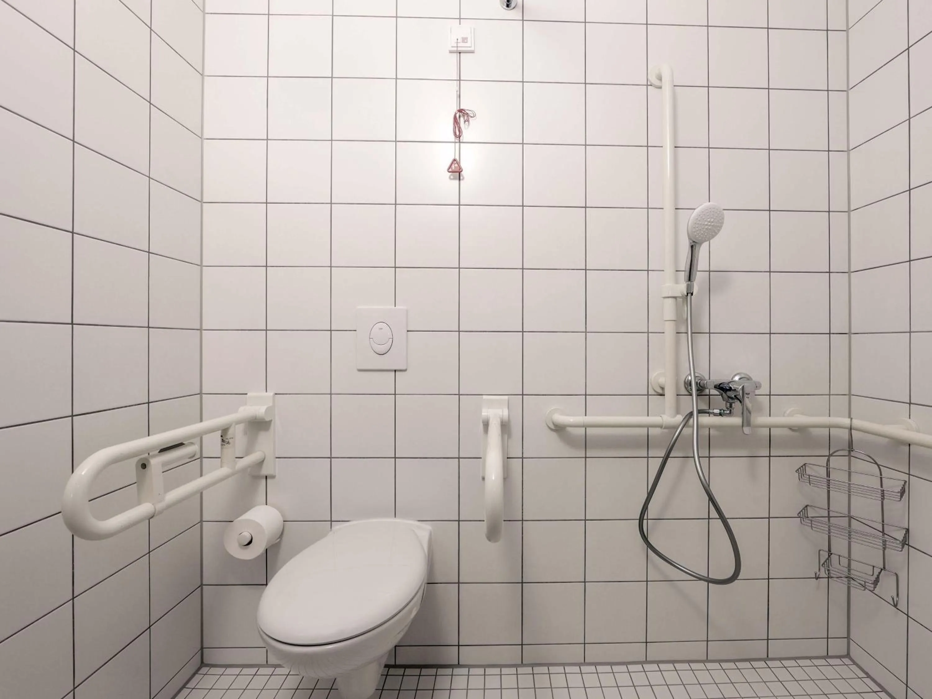 Bathroom in B&B HOTEL Berlin Genshagen-Nord