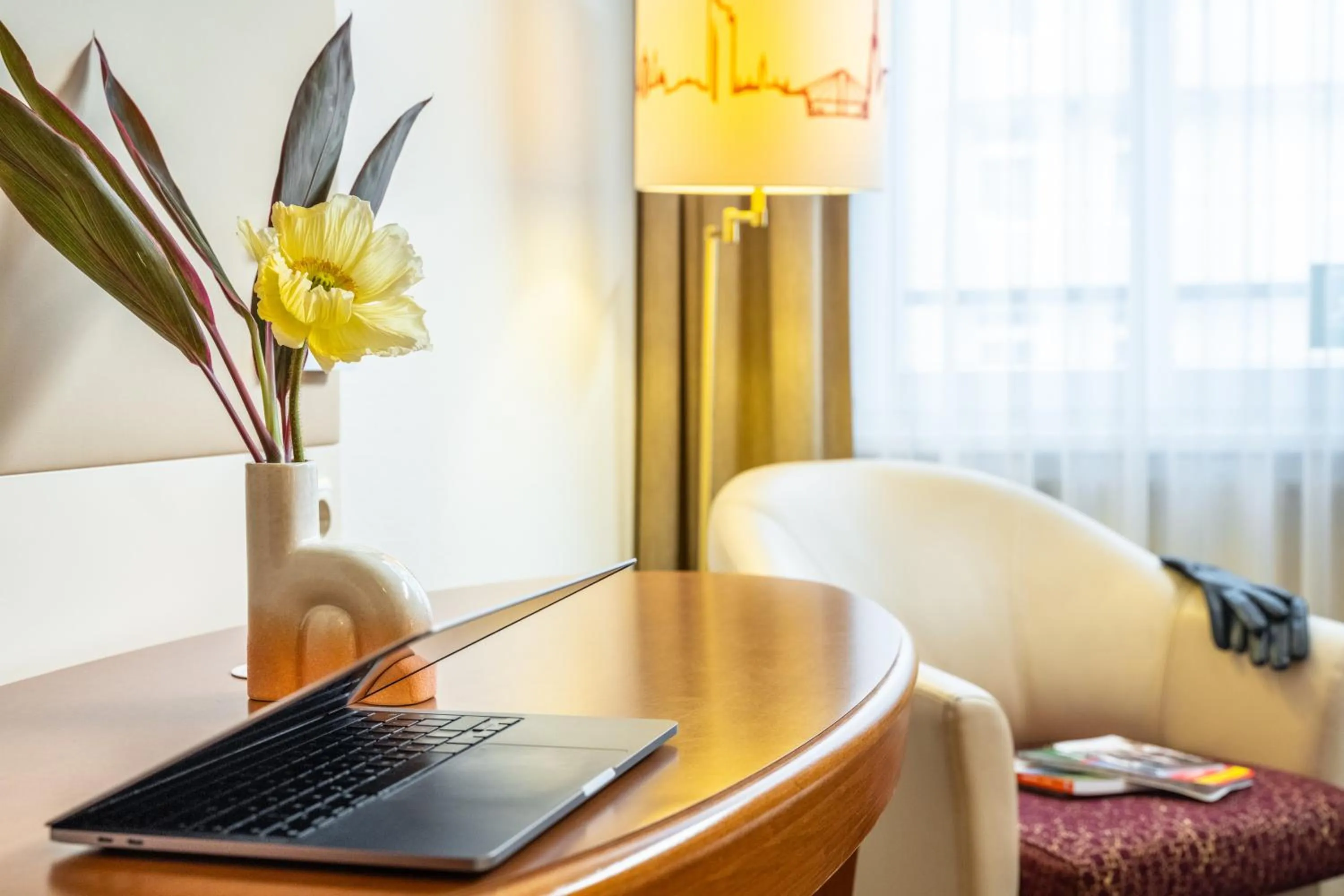 Seating area in Hotel Mercure Wien Westbahnhof