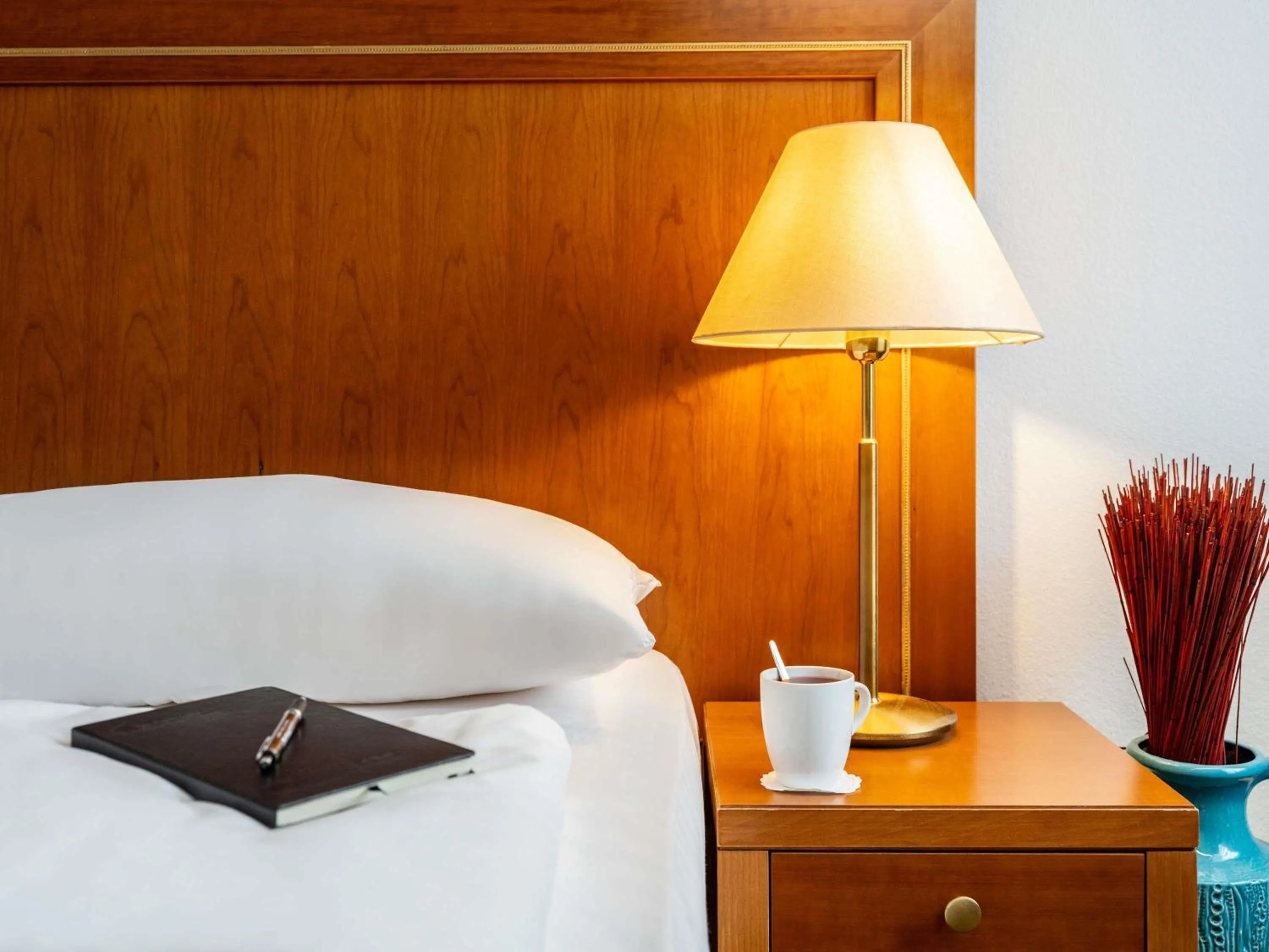 Bedroom, Bed in Hotel Mercure Wien Westbahnhof