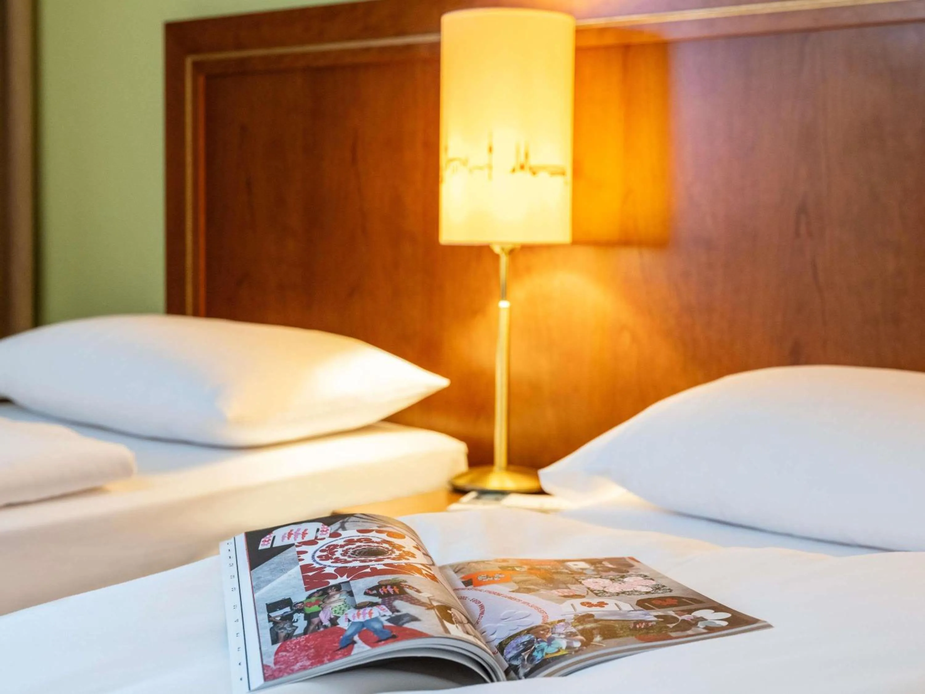 Bedroom, Bed in Hotel Mercure Wien Westbahnhof