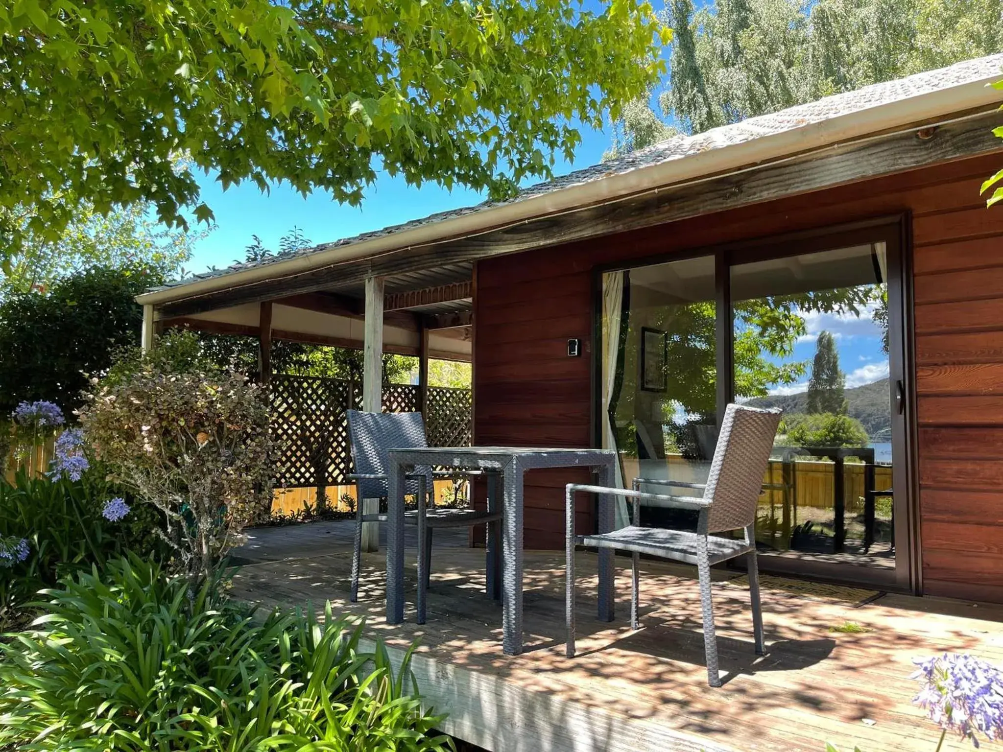 Motuoapa Bay Chalets Motuoapa Bay Chalets