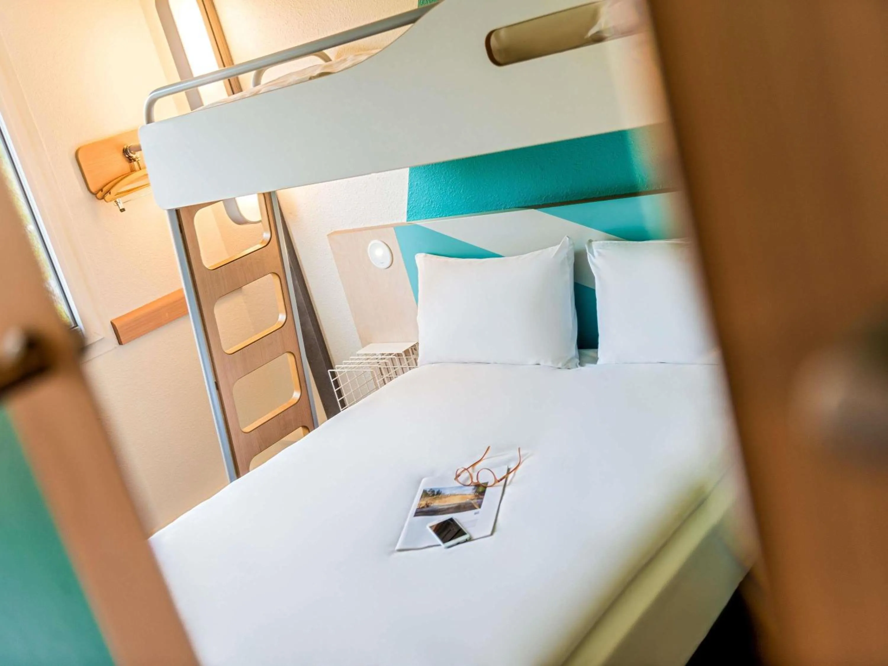 Bedroom, Bed in ibis budget Ulm City