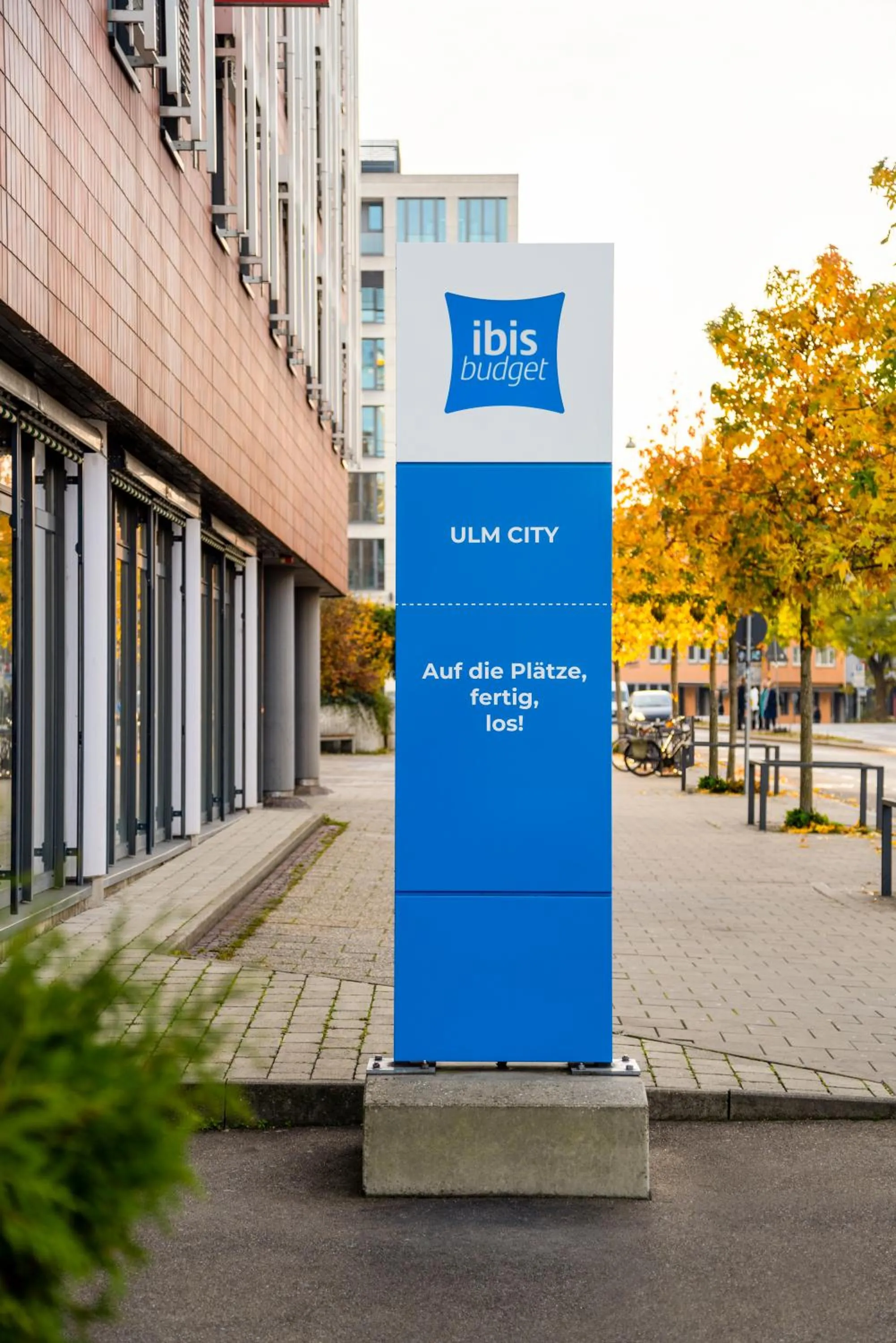 Property logo or sign in ibis budget Ulm City